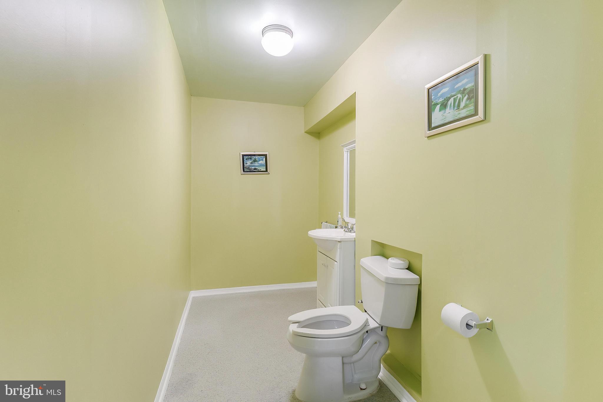 ASHBURN VILLAGE - Residential