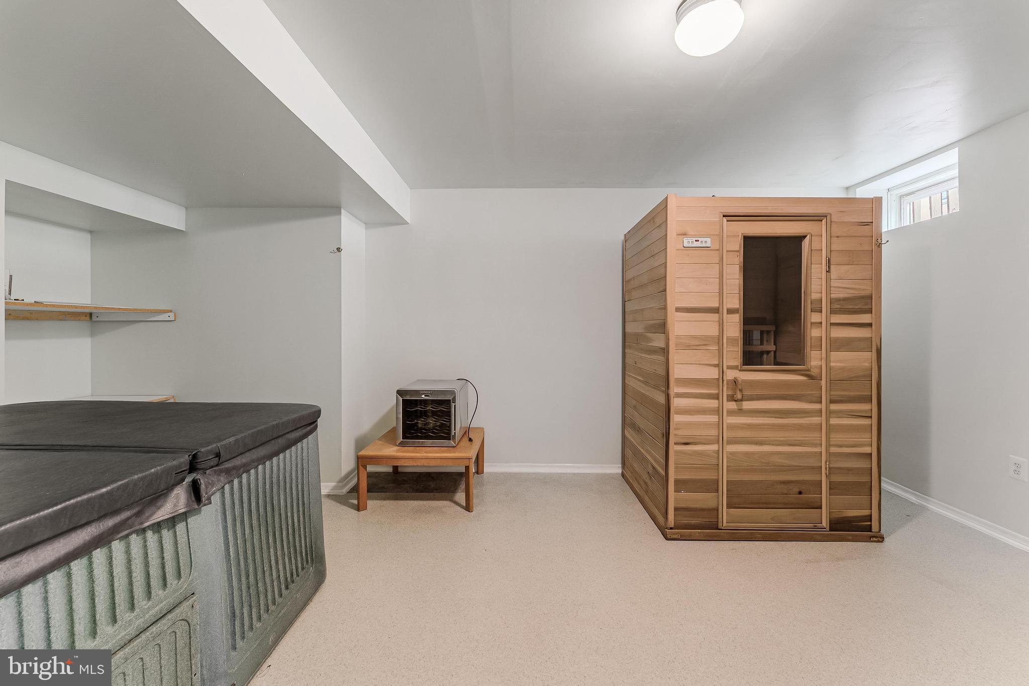 ASHBURN VILLAGE - Residential