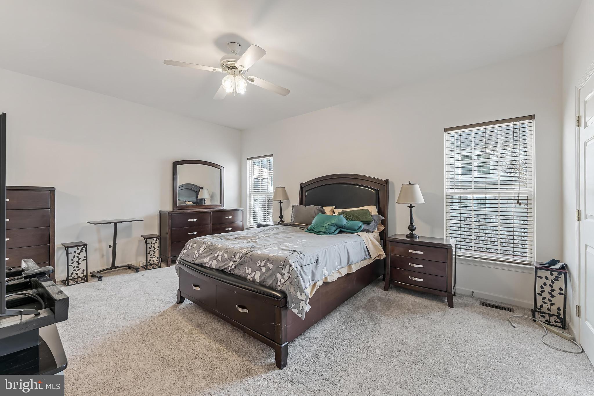 ASHBURN VILLAGE - Residential