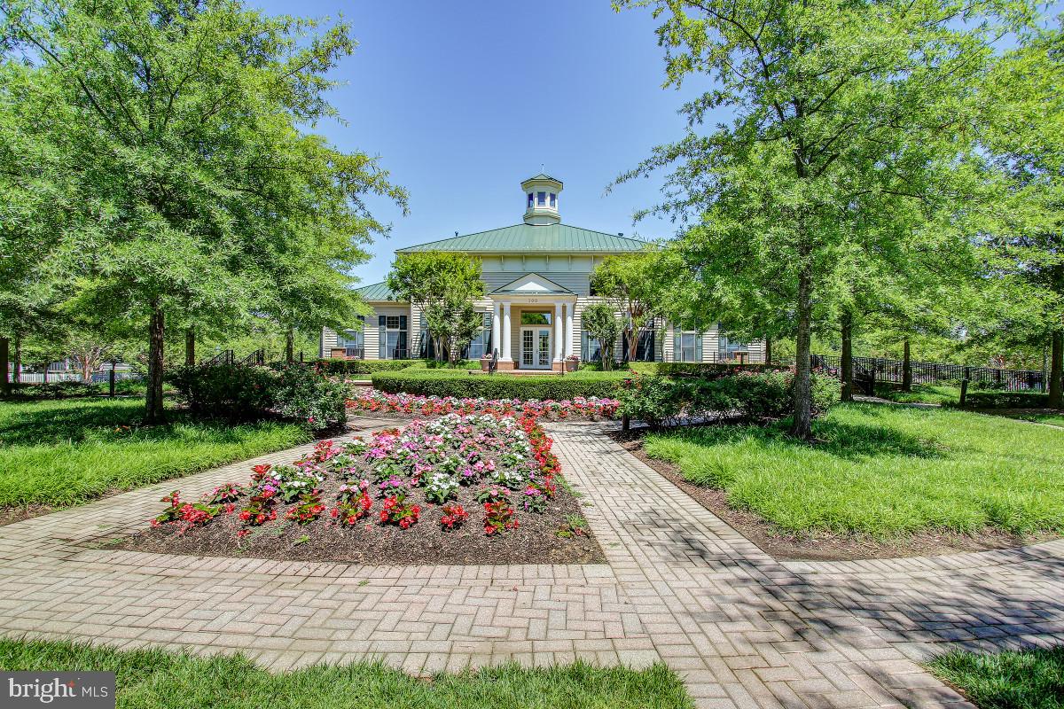 KING FARM WATKINS POND - Residential