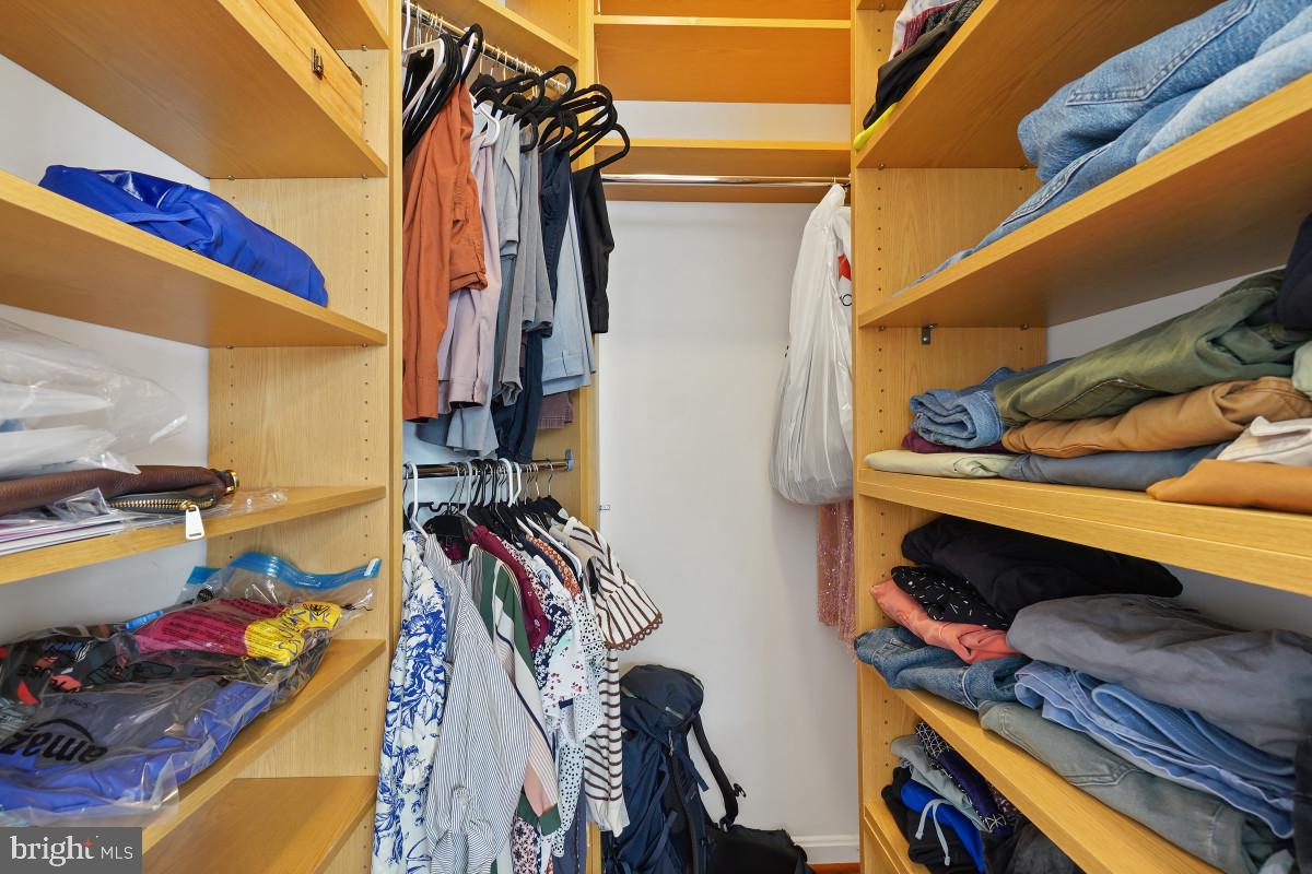 KING FARM WATKINS POND - Residential