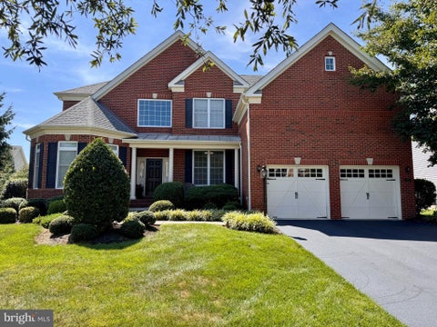 Photo of 5813 Waterloo Bridge Circle, HAYMARKET, VA 20169 (MLS # VAPW2130124)