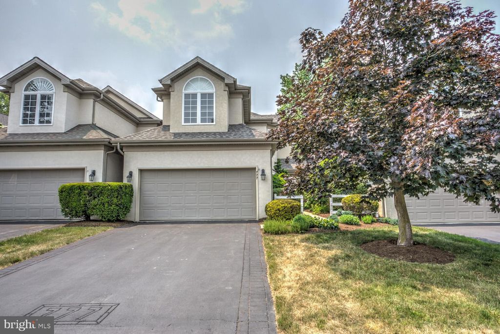 Photo of 777 WOODFIELD DR, LITITZ, PA 17543 (MLS # PALA2036216)