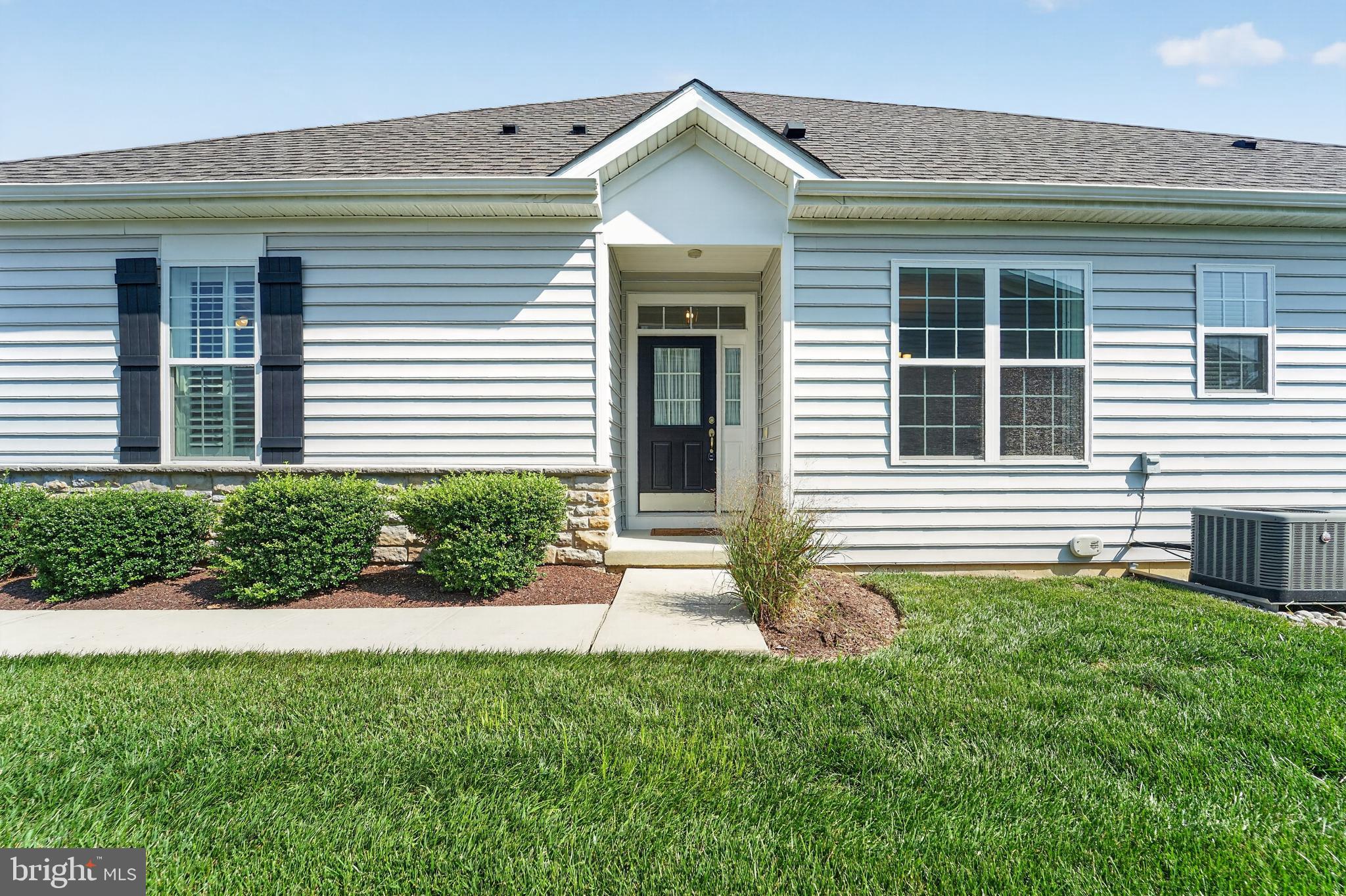 902 MOORINGS CIRCLE 10