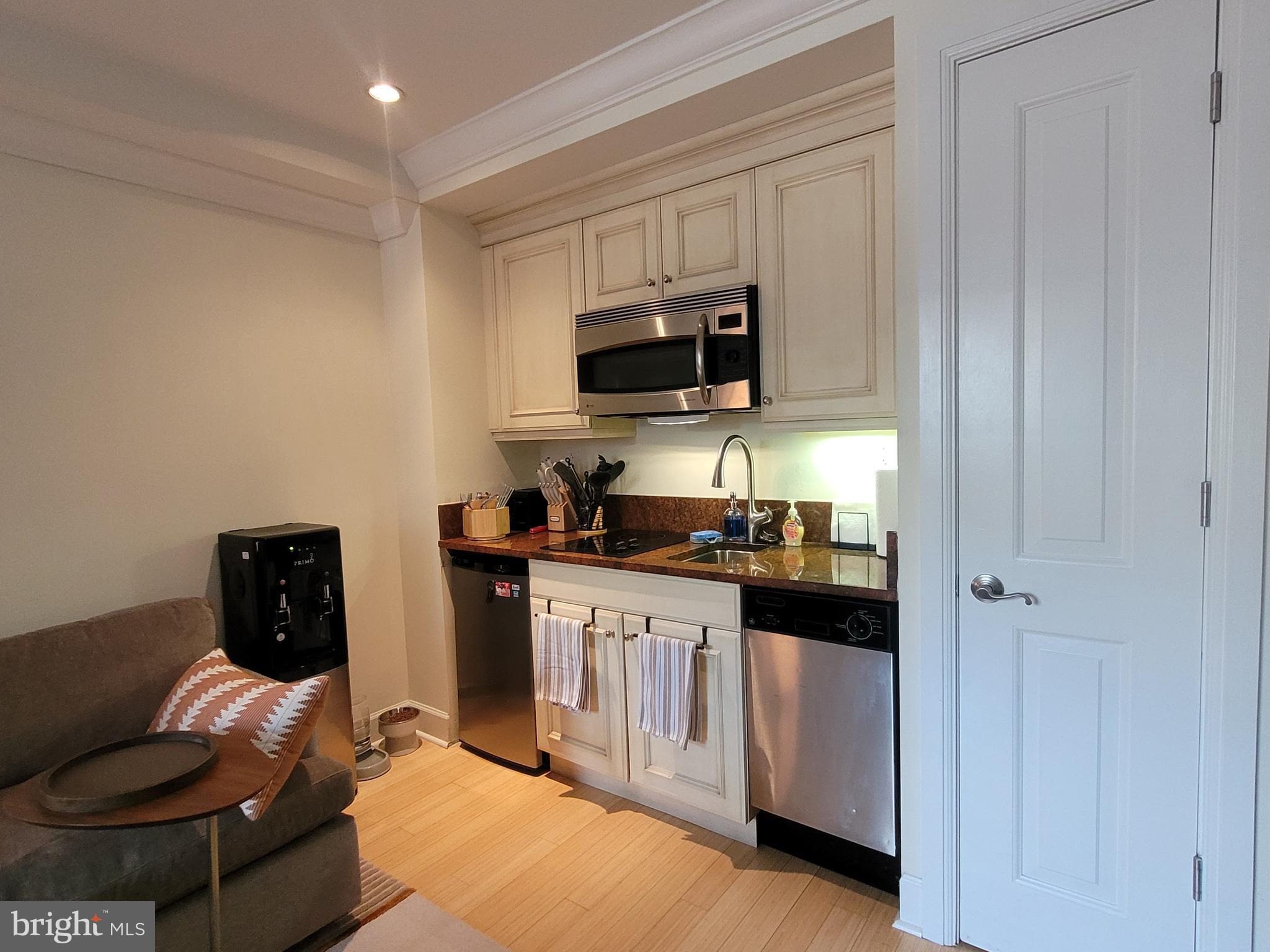 RITTENHOUSE SQUARE - Residential Lease
