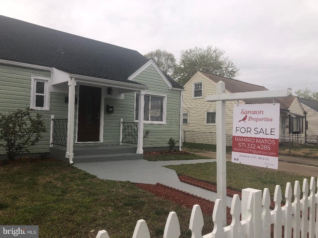 NORTH FORESTVILLE - Residential