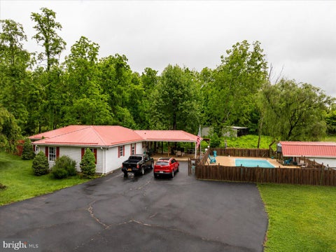 Homes For Sale - 11419 Oak Grove Rd<br/> BRISTOL, VA 24202