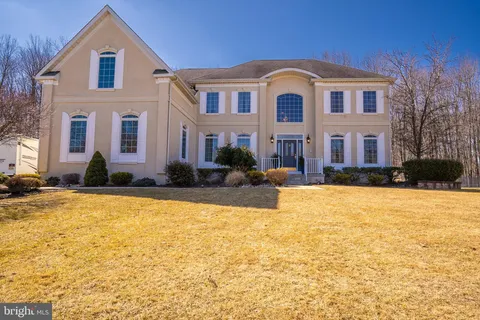 9 Stonegate Drive, Monroe Township, NJ MLS: NJMX2008586