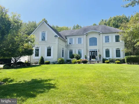 9 Stonegate Drive, Monroe Township, NJ MLS: NJMX2008586