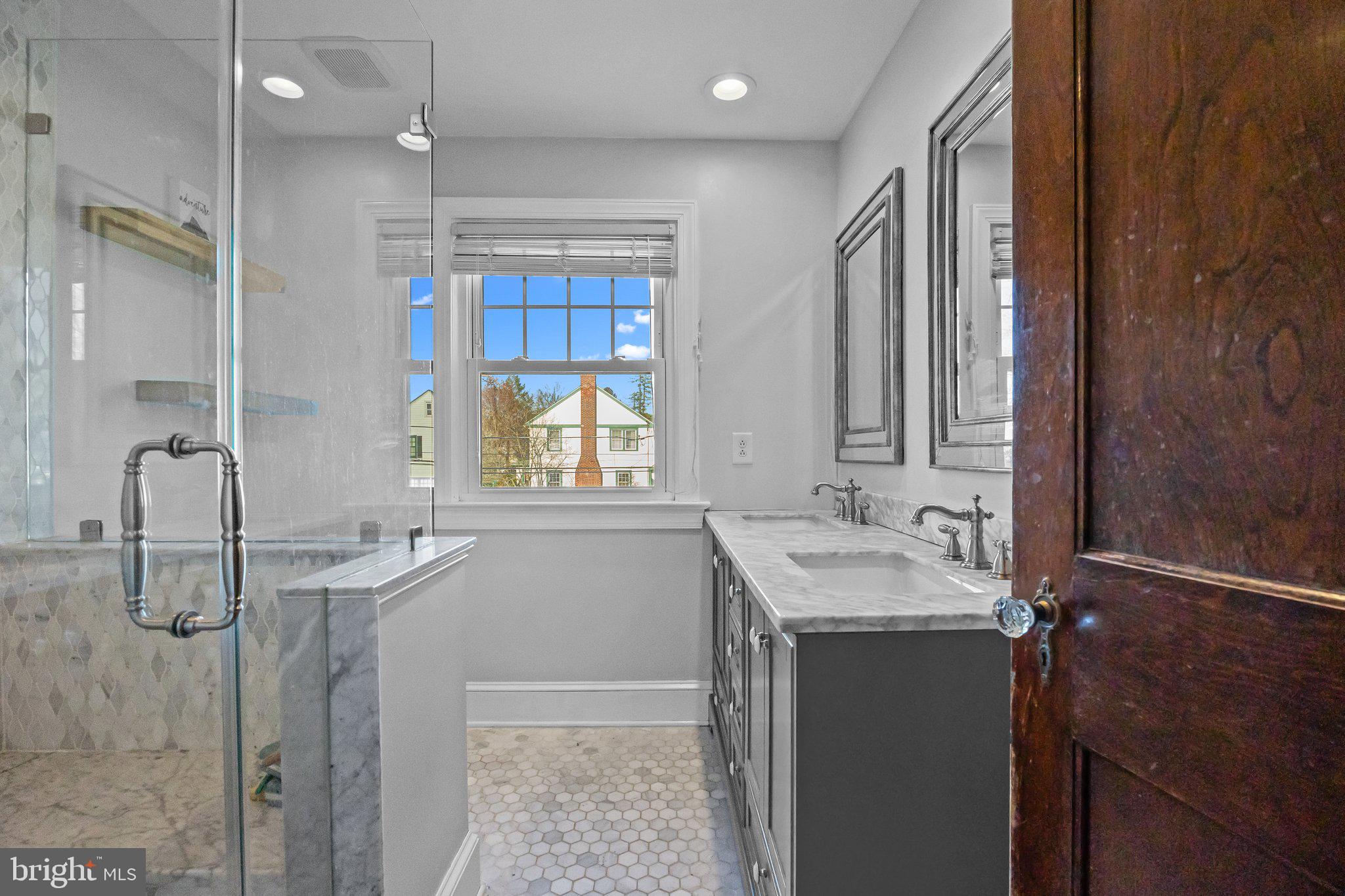 LANGHORNE MANOR - Residential