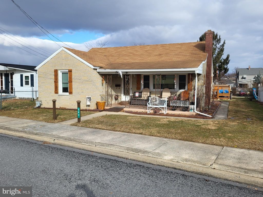 Photo of 343 E Garfield Street, CHAMBERSBURG, PA 17201 (MLS # PAFL2032194)