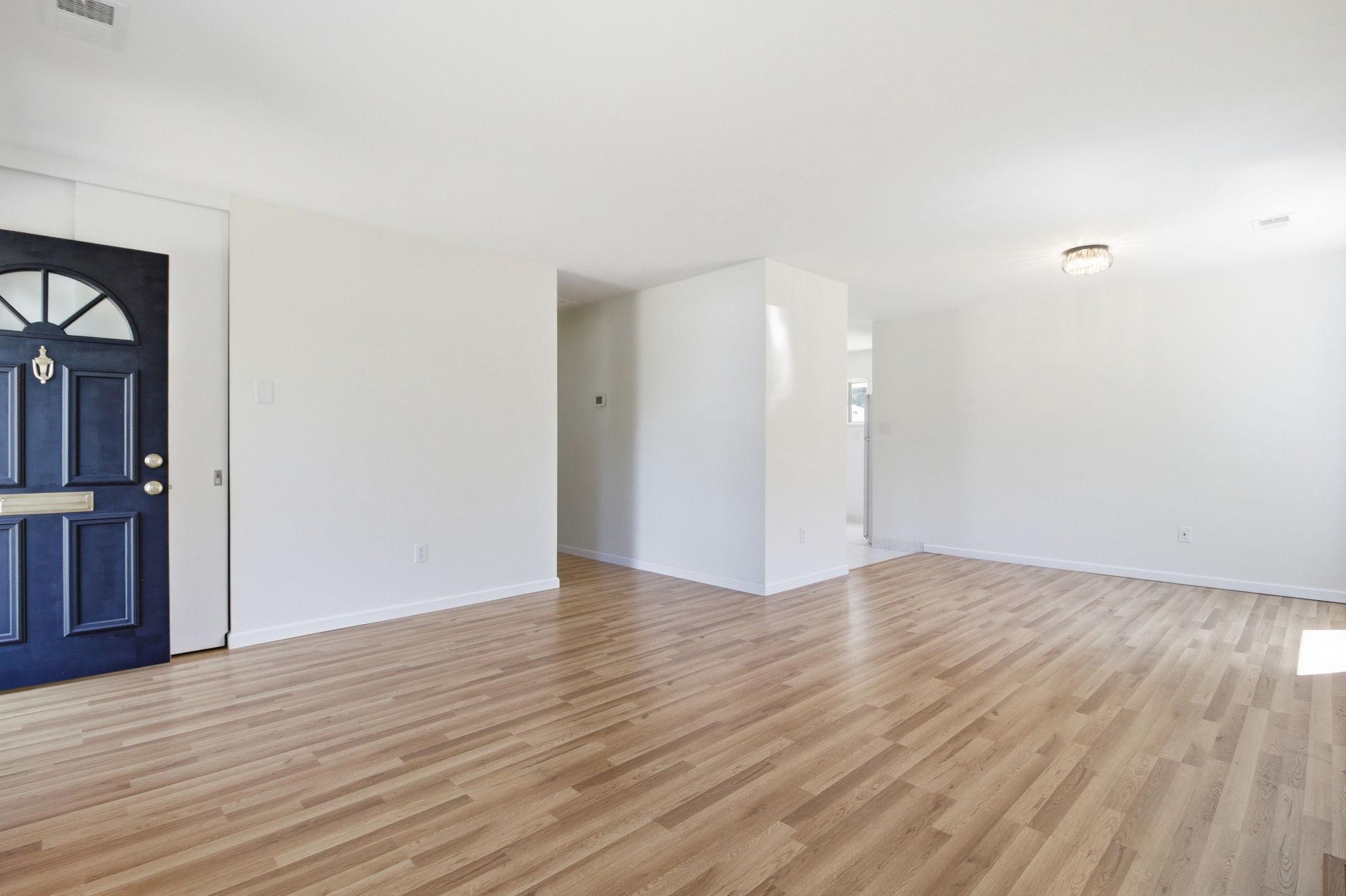 6121 YELLOWSTONE DRIVE