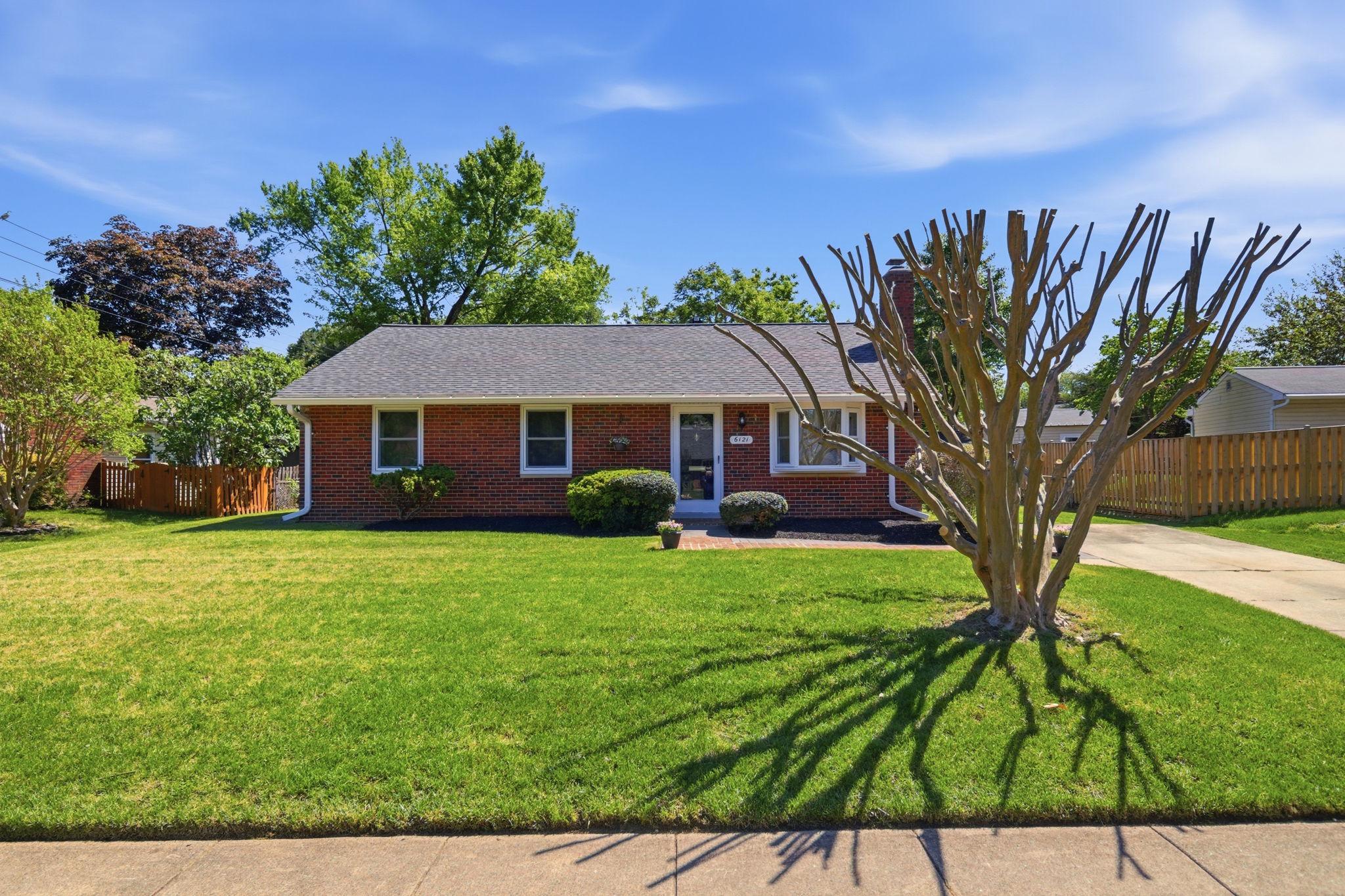 6121 YELLOWSTONE DRIVE