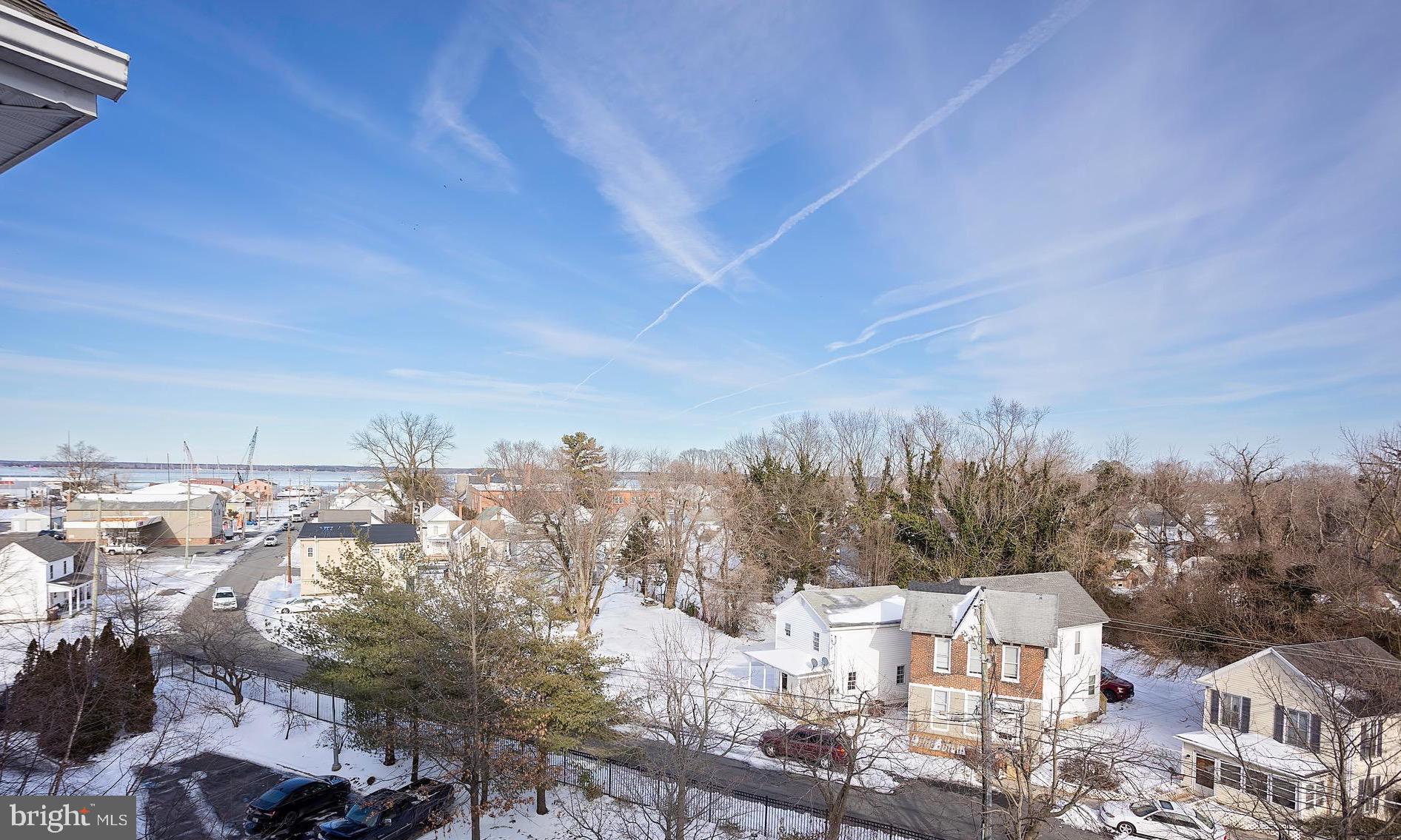 DEEP HARBOUR - Residential