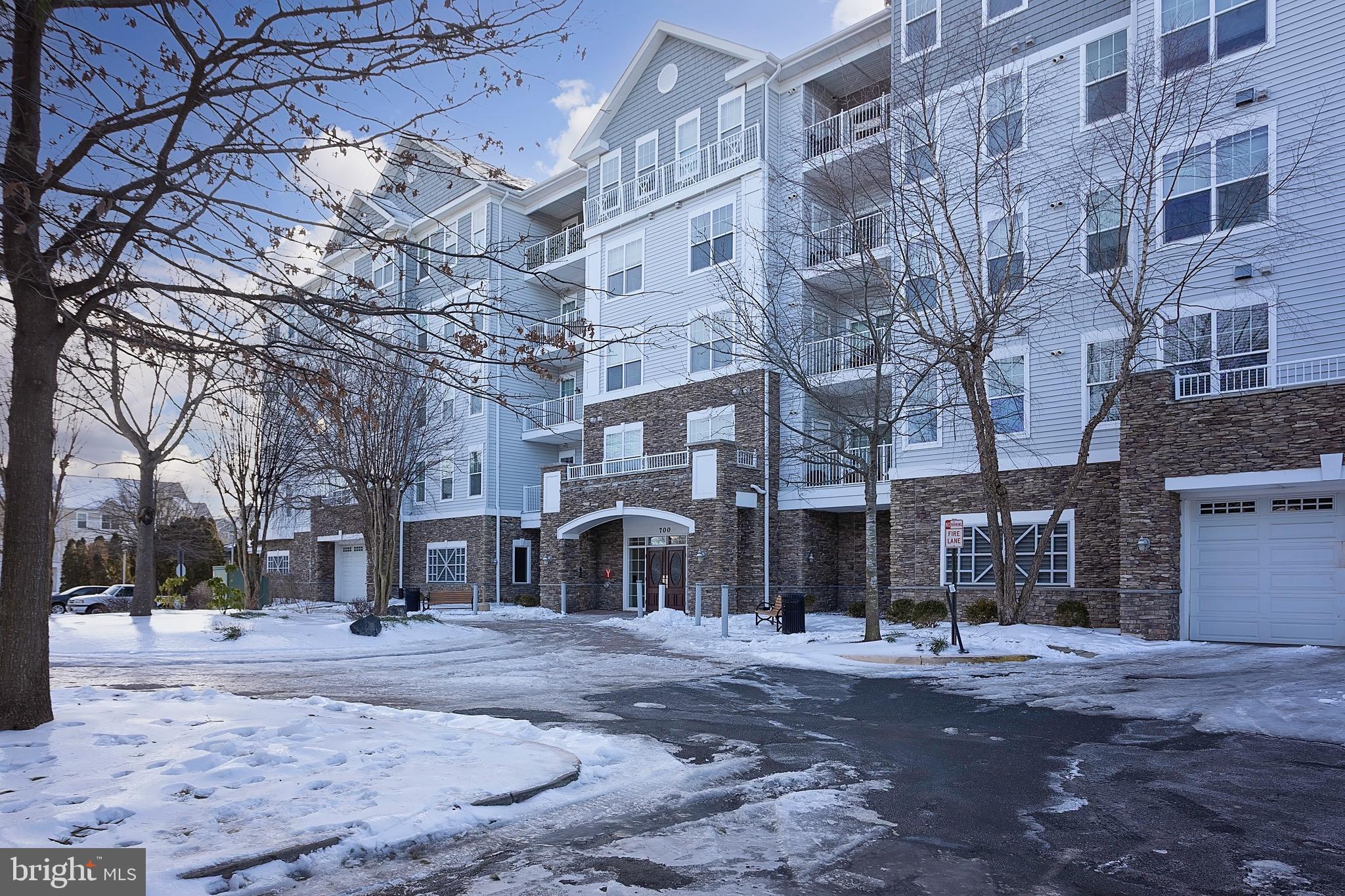 DEEP HARBOUR - Residential