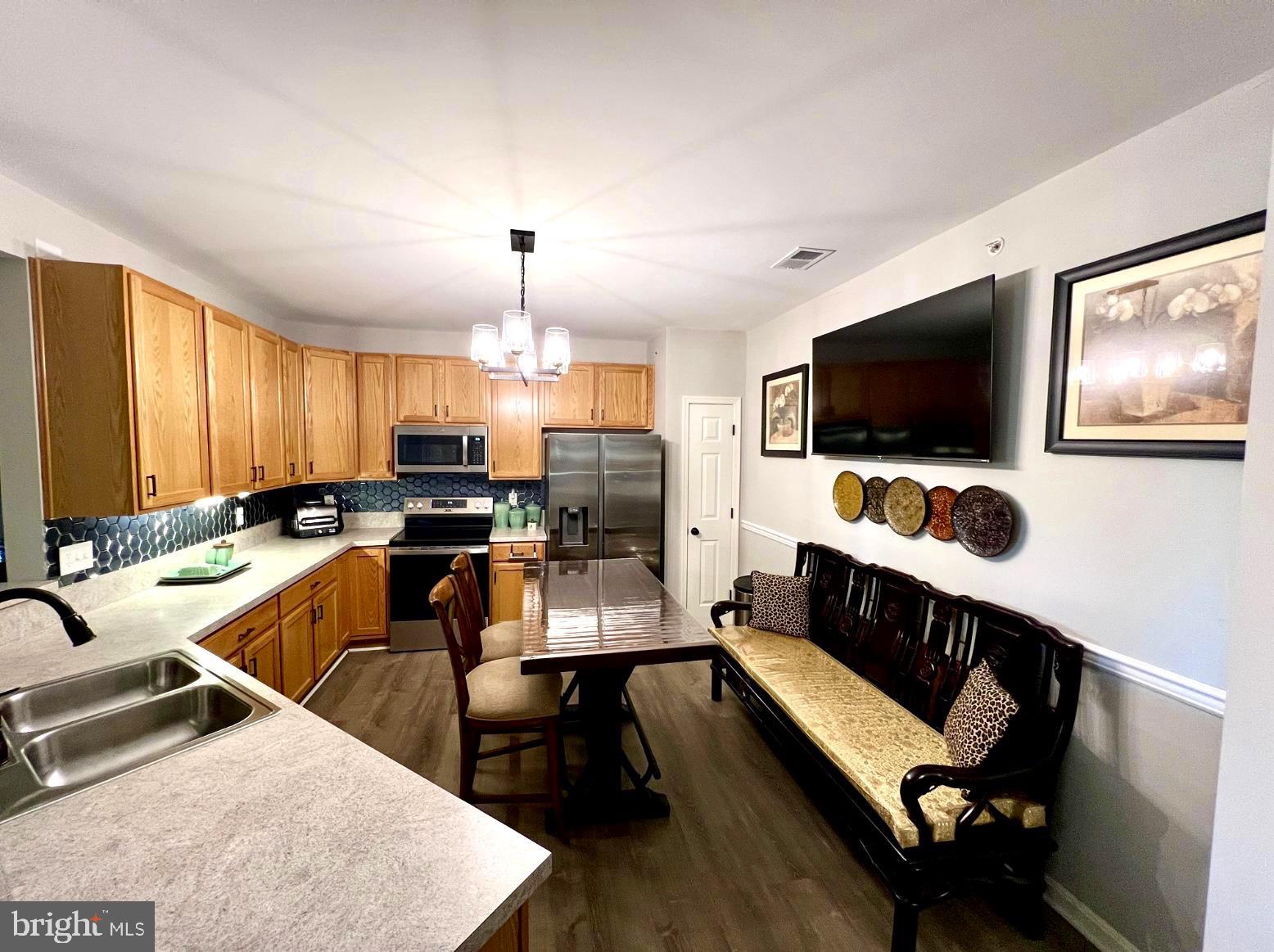 700 CATTAIL COVE 412