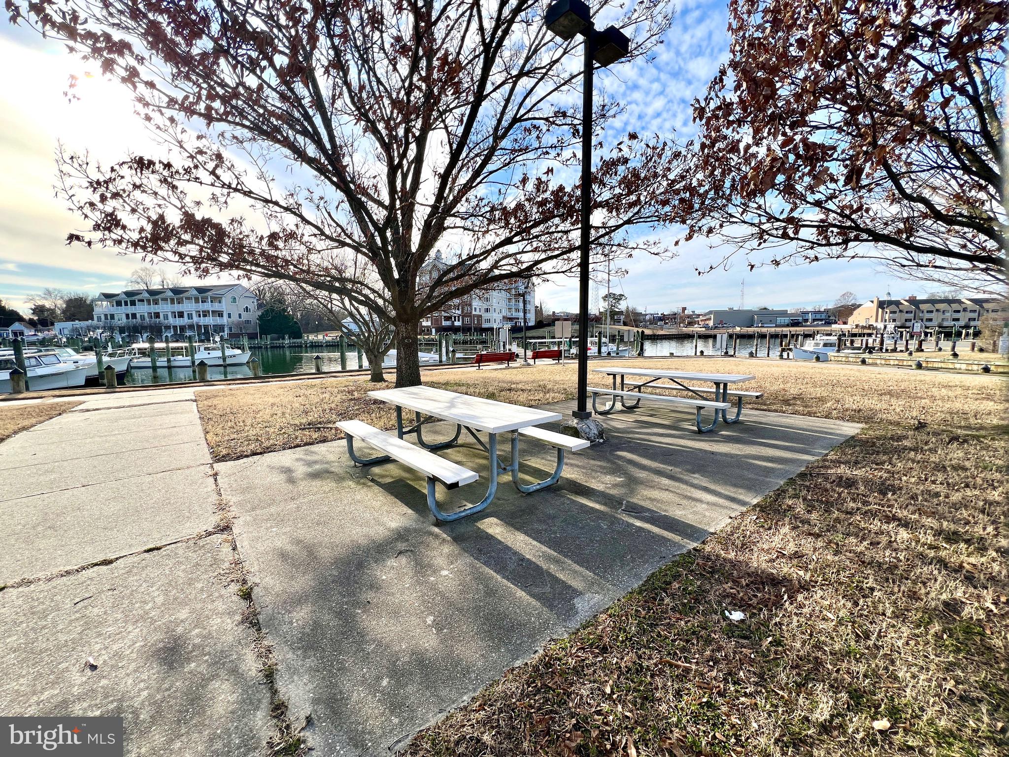 DEEP HARBOUR - Residential