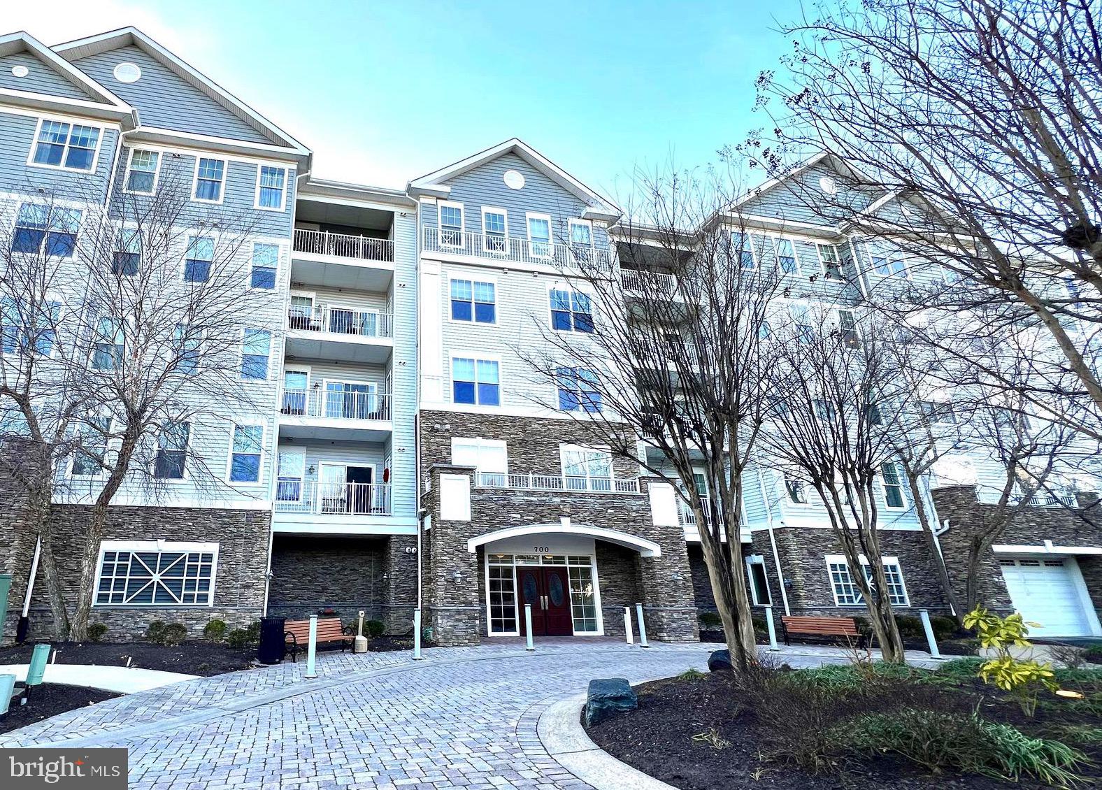 DEEP HARBOUR - Residential