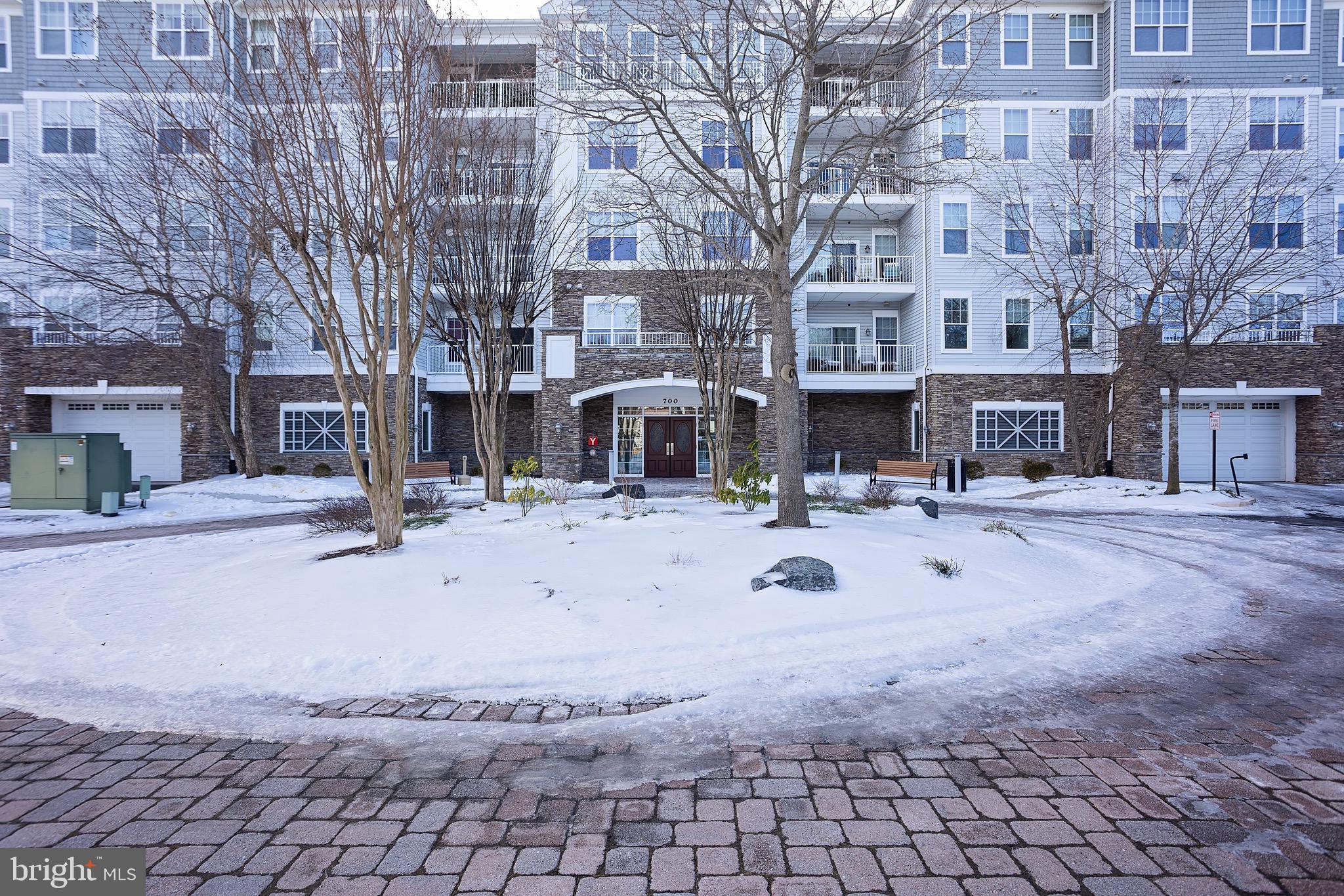 DEEP HARBOUR - Residential