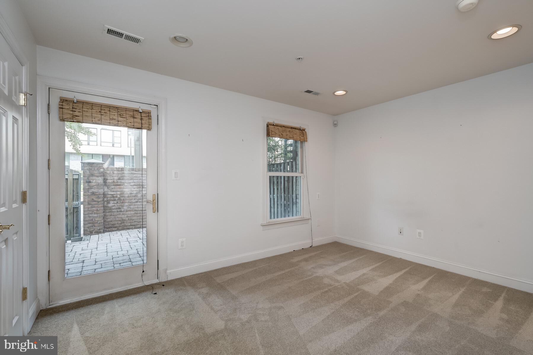 HARBORVIEW - Residential Lease