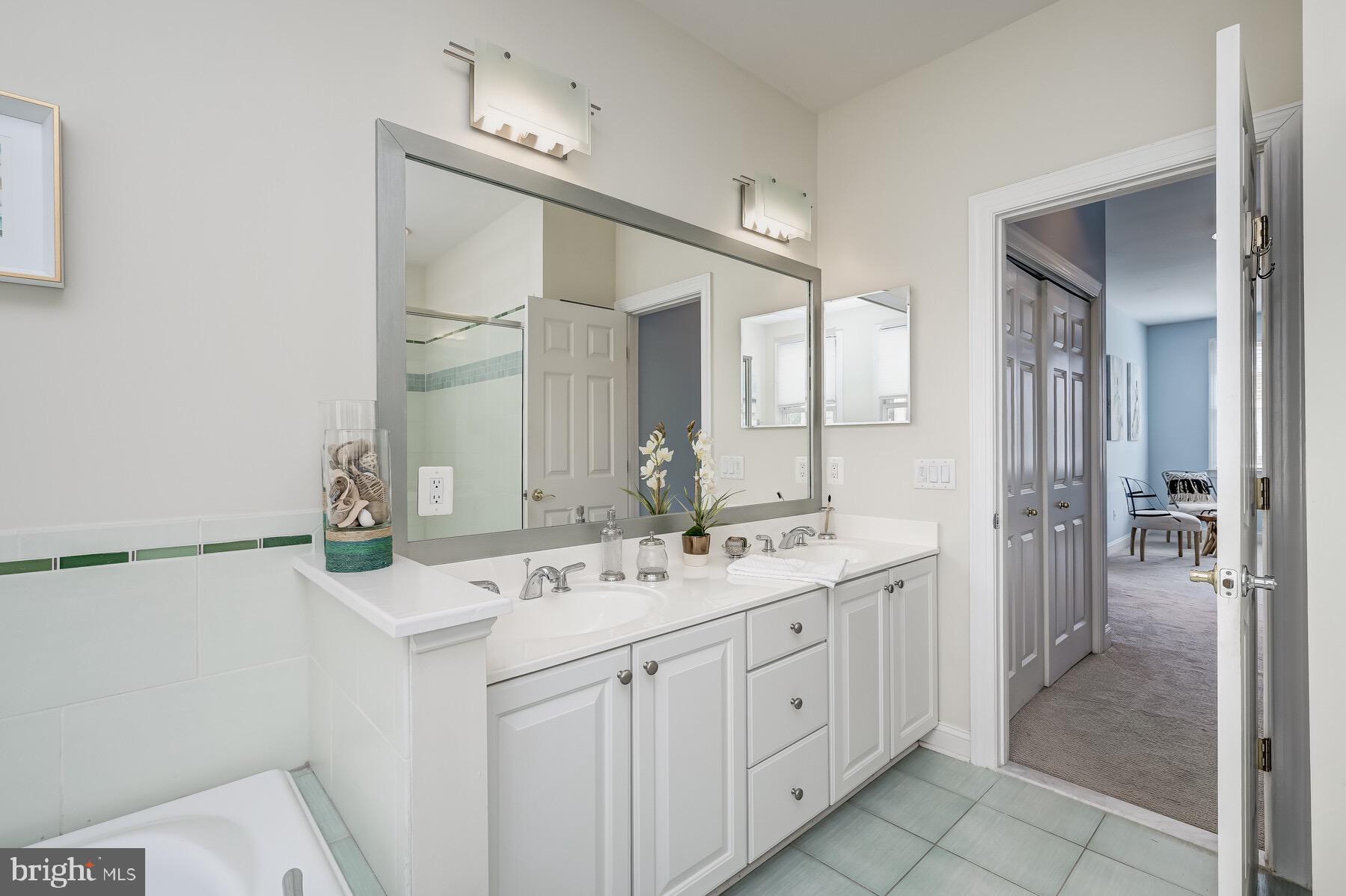 HARBORVIEW - Residential Lease