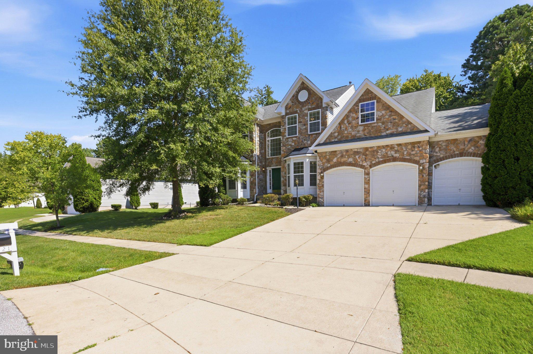 8221 ANGLERS EDGE COURT