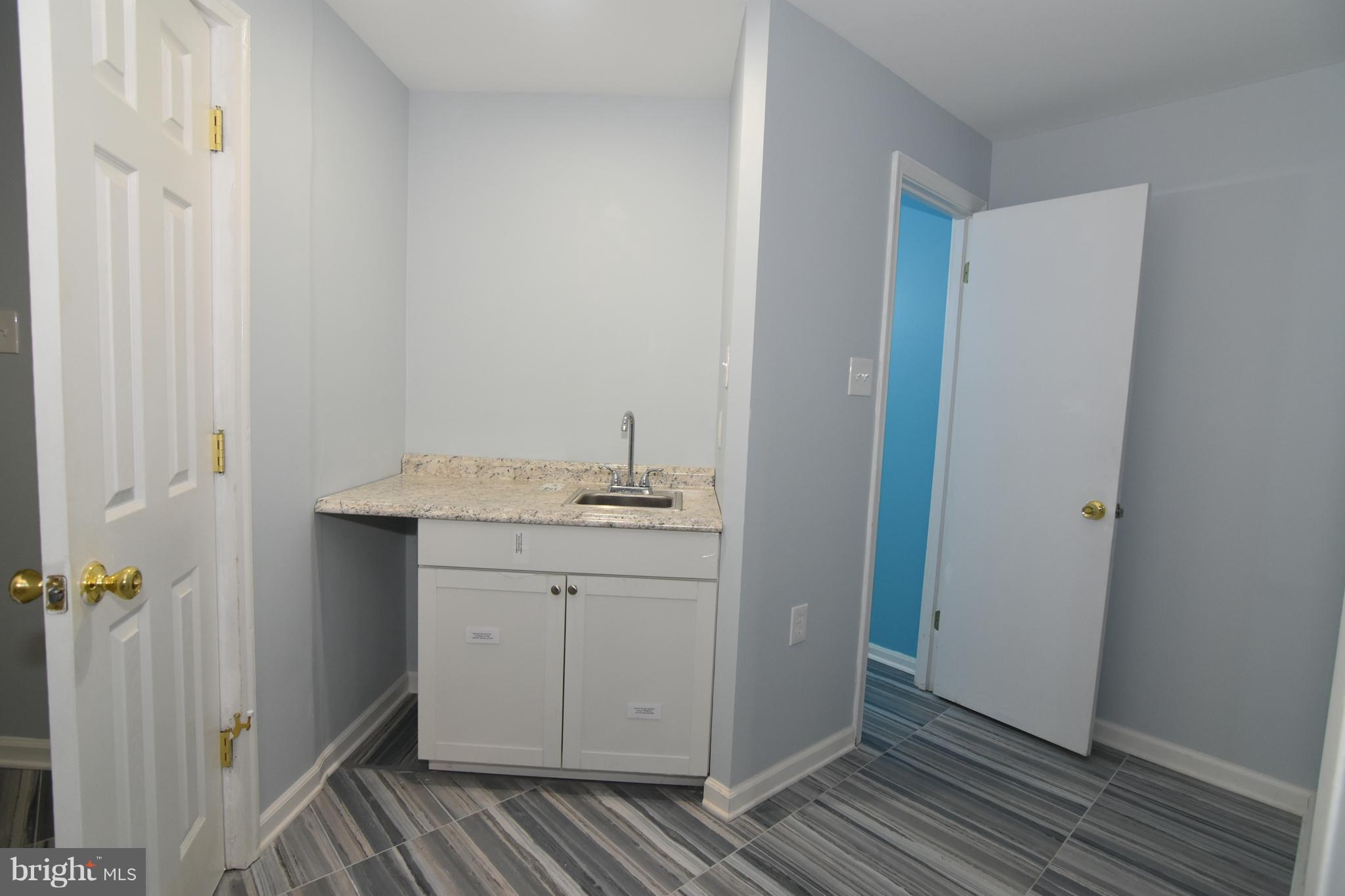 LAKE RIDGE - Residential Lease