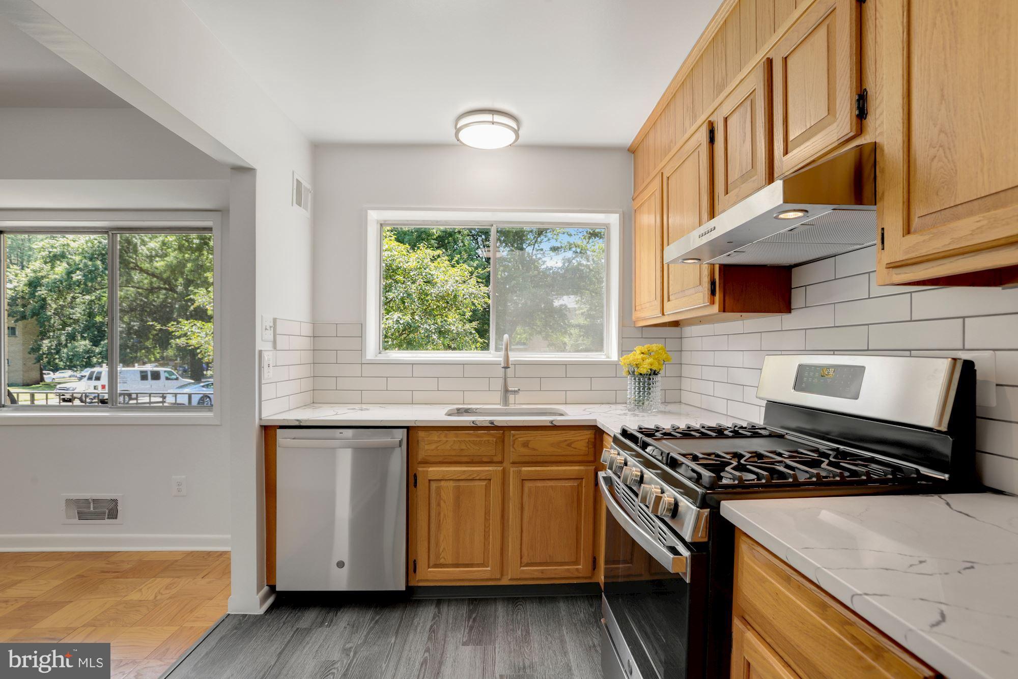 PARKSIDE CONDOMINIUMS - Residential