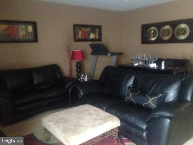 WESTBURY PUB - Residential