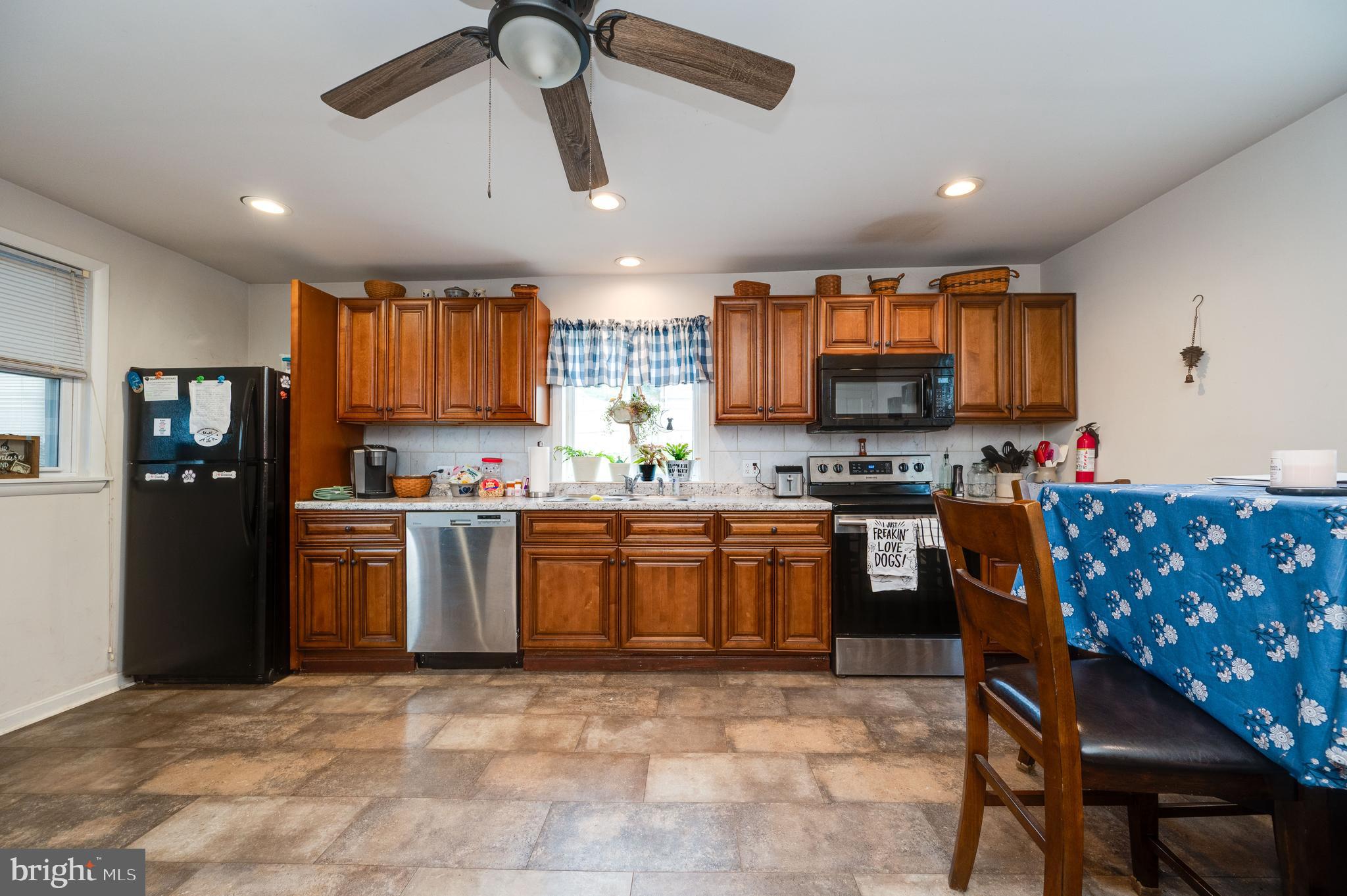PINE GROVE - Residential