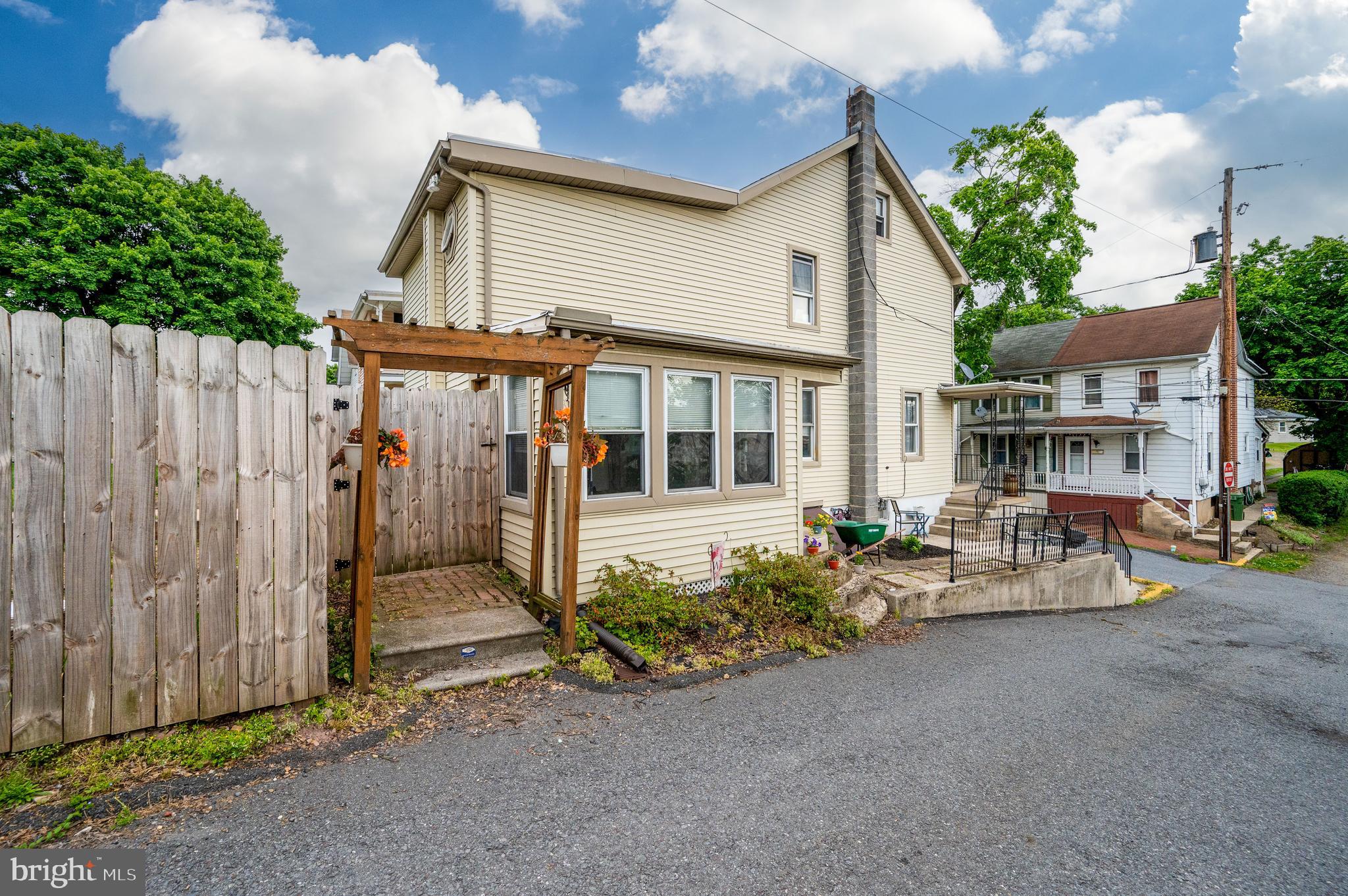 PINE GROVE - Residential