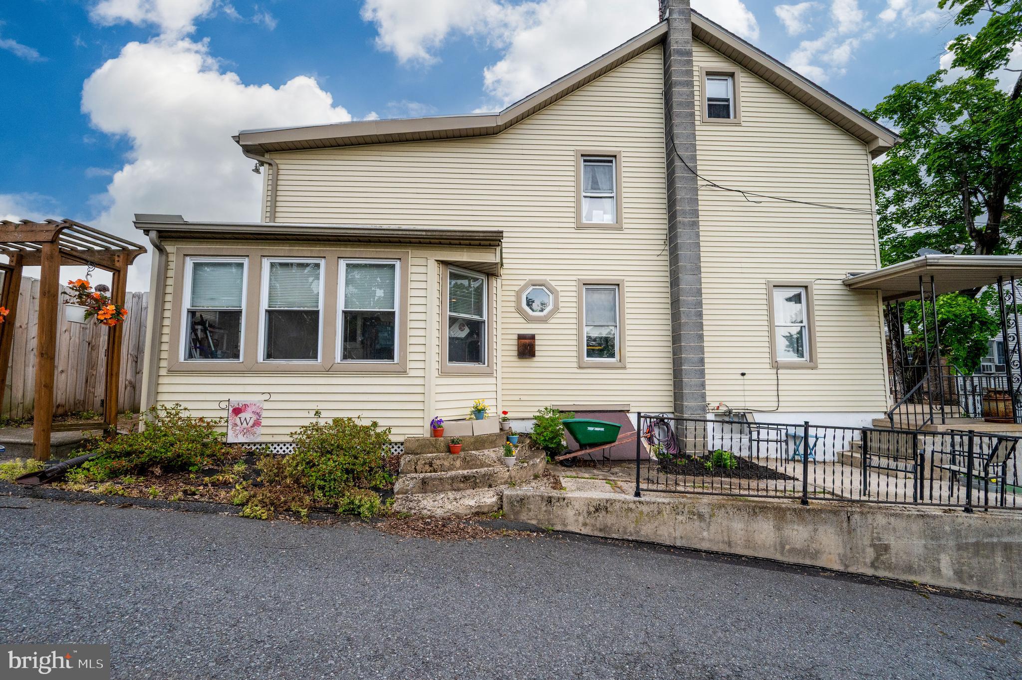 PINE GROVE - Residential