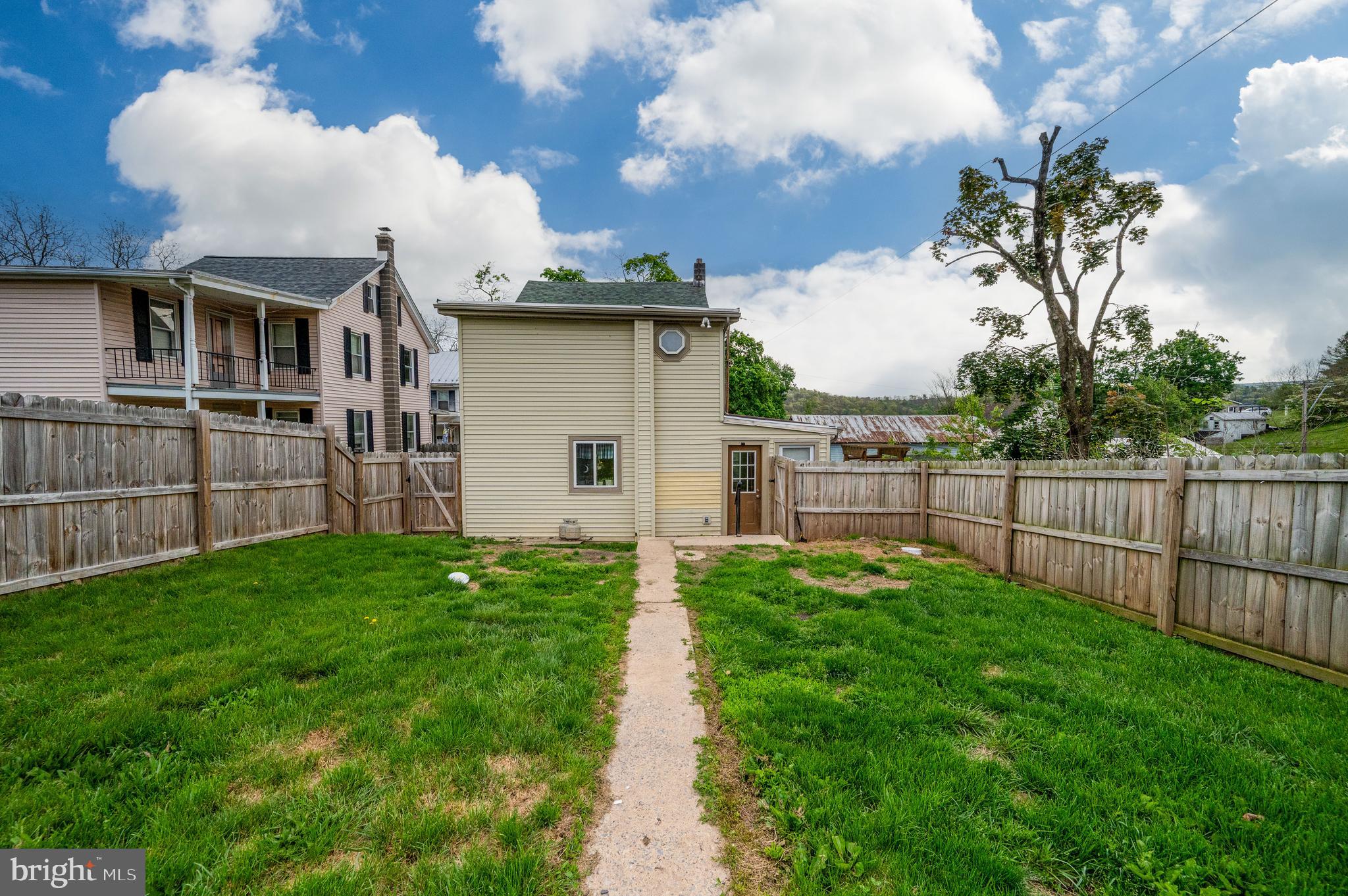 PINE GROVE - Residential