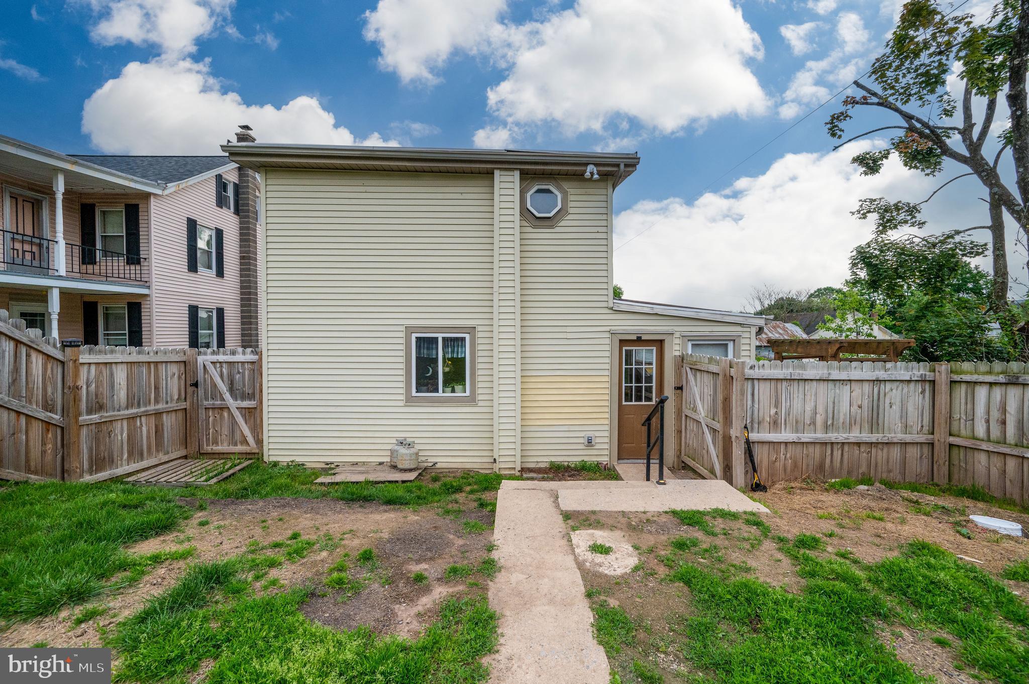 PINE GROVE - Residential