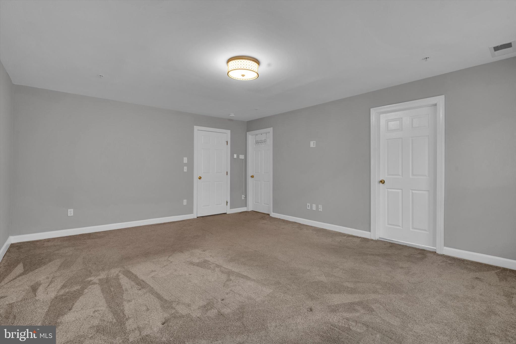 RESERVE AT TYSONS CORNER - Residential Lease