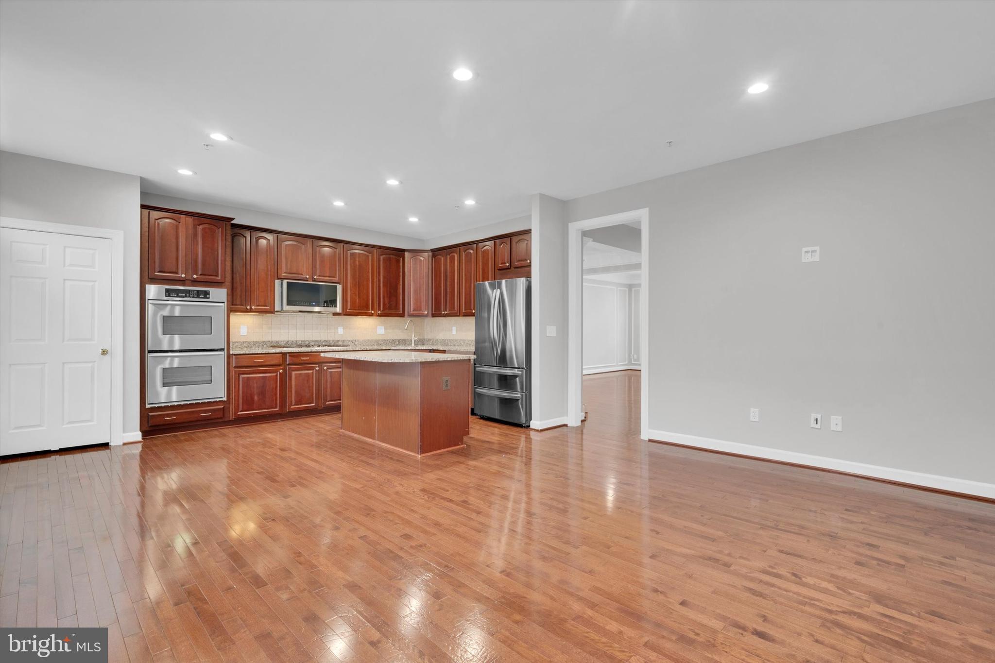 RESERVE AT TYSONS CORNER - Residential Lease