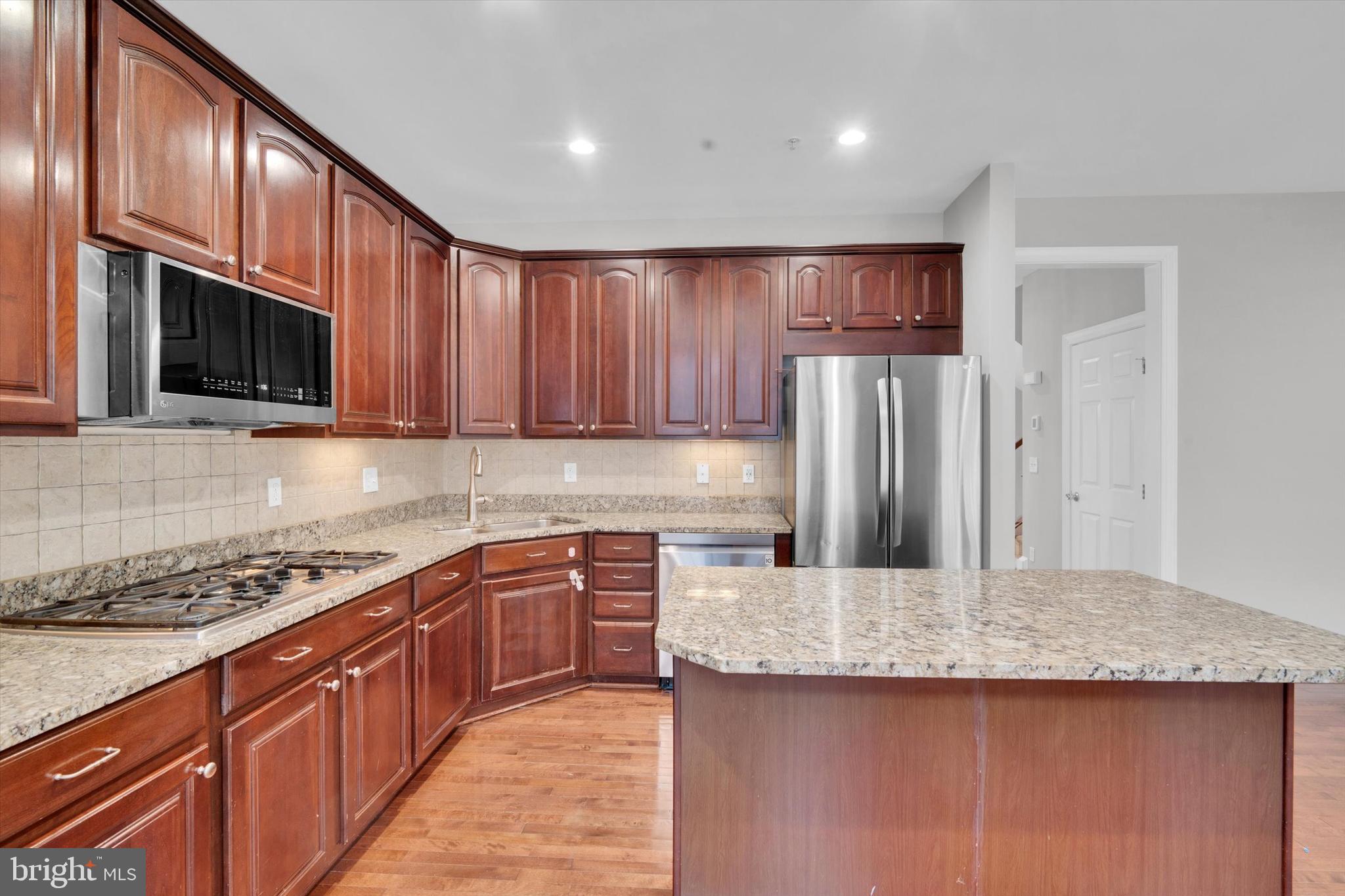 RESERVE AT TYSONS CORNER - Residential Lease