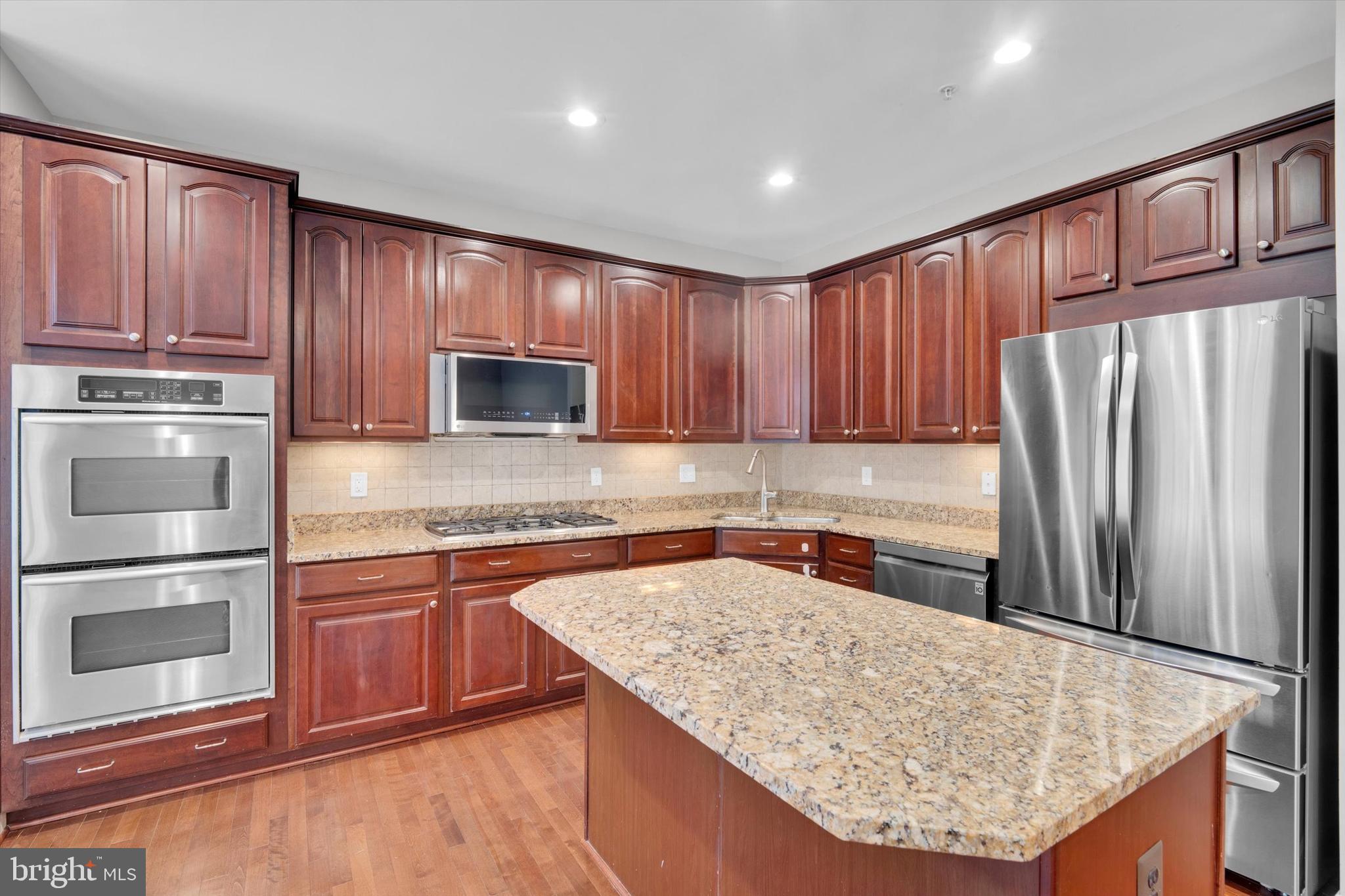 RESERVE AT TYSONS CORNER - Residential Lease