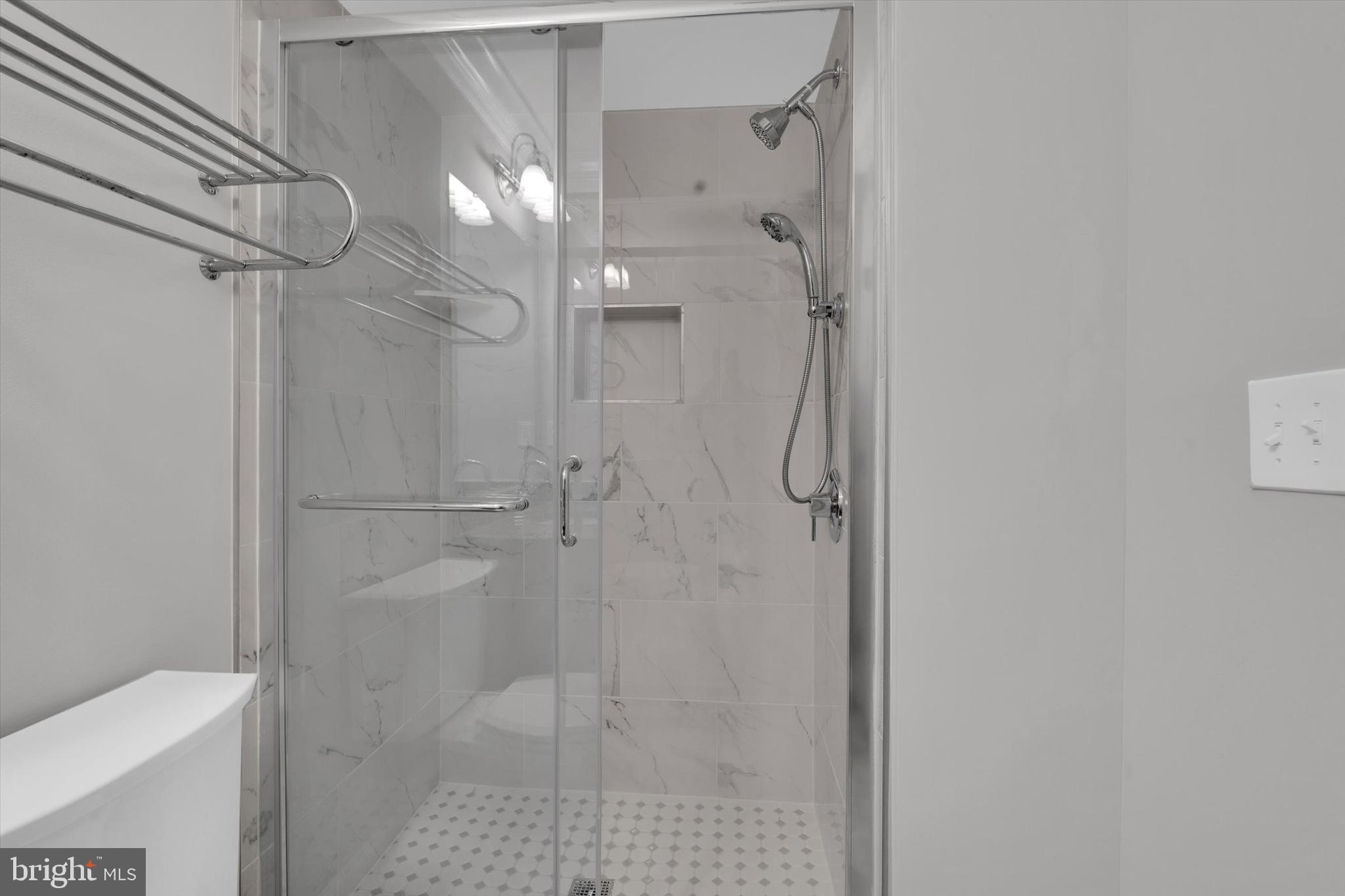 RESERVE AT TYSONS CORNER - Residential Lease