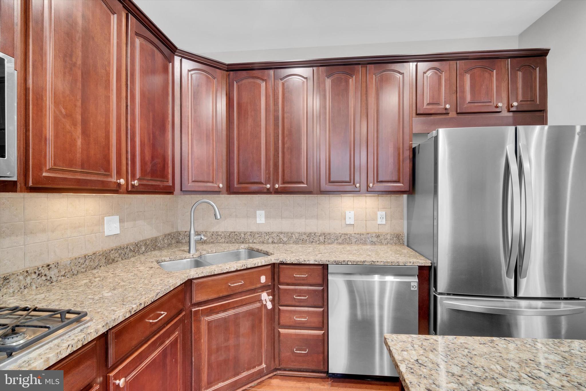 RESERVE AT TYSONS CORNER - Residential Lease