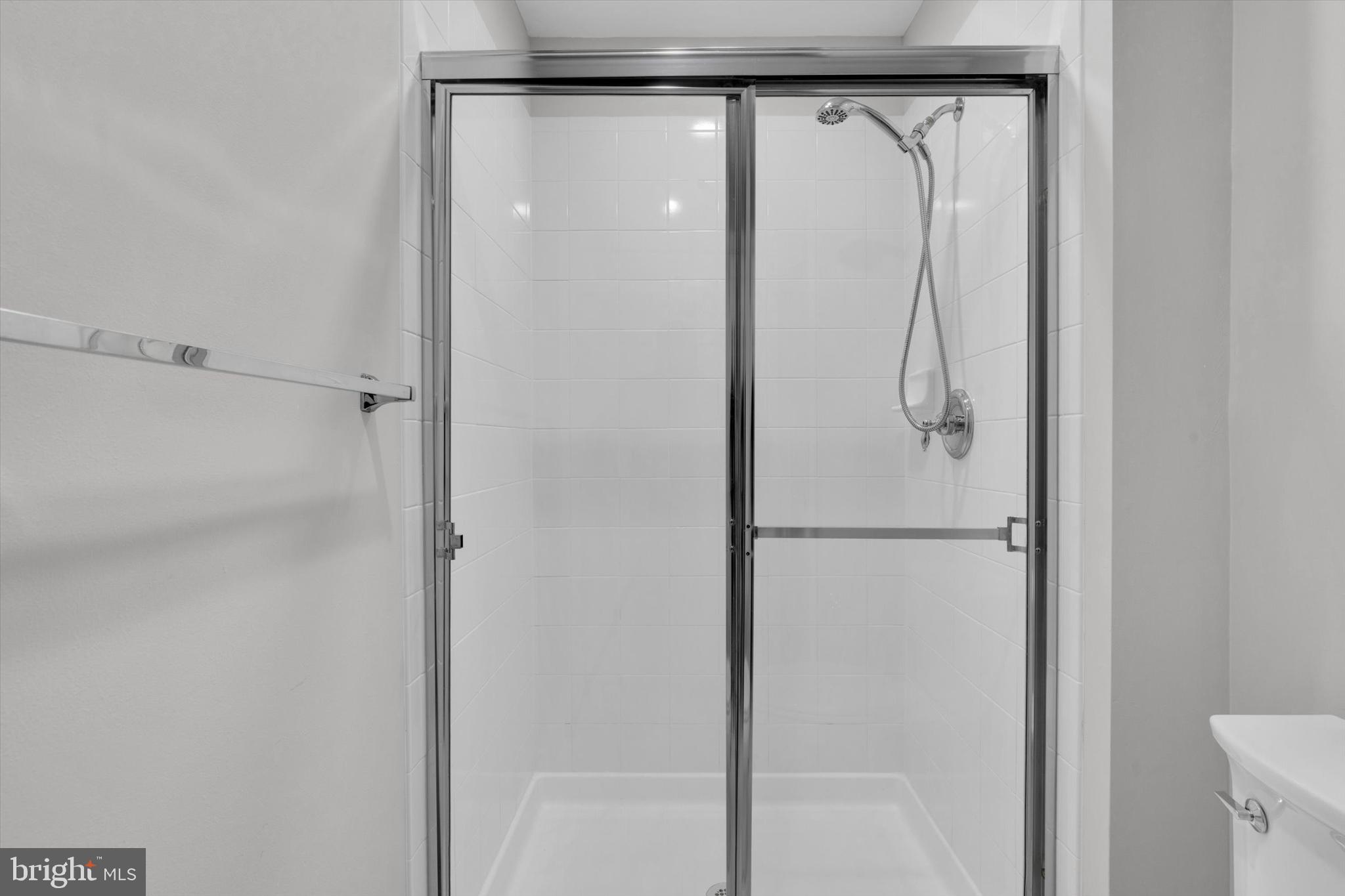 RESERVE AT TYSONS CORNER - Residential Lease