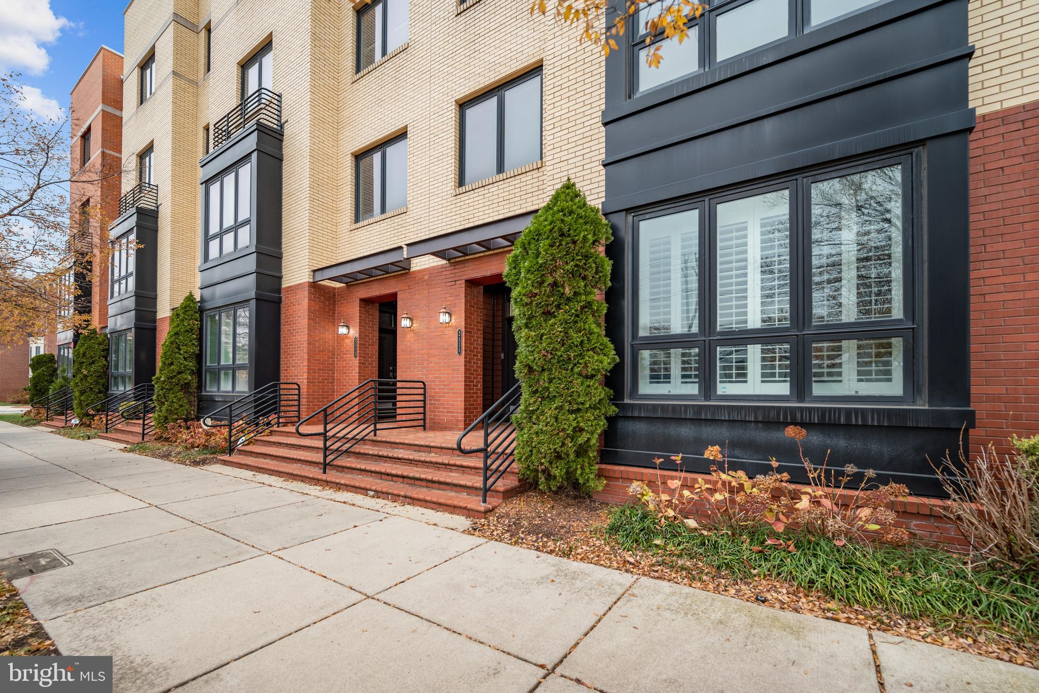 POTOMAC  YARDS - Residential Lease