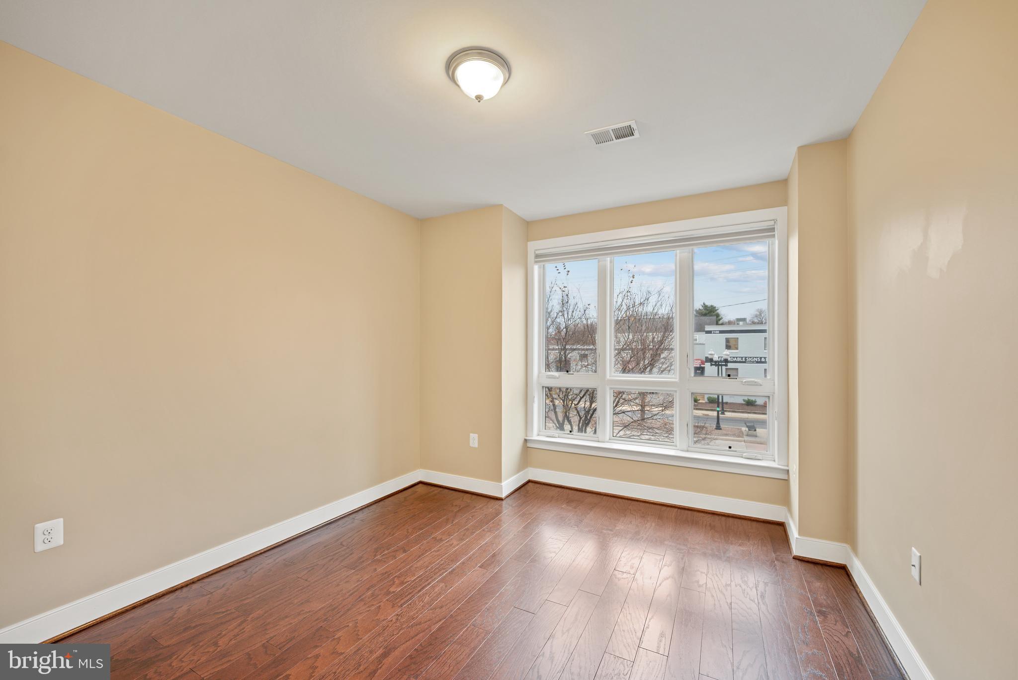 POTOMAC  YARDS - Residential Lease