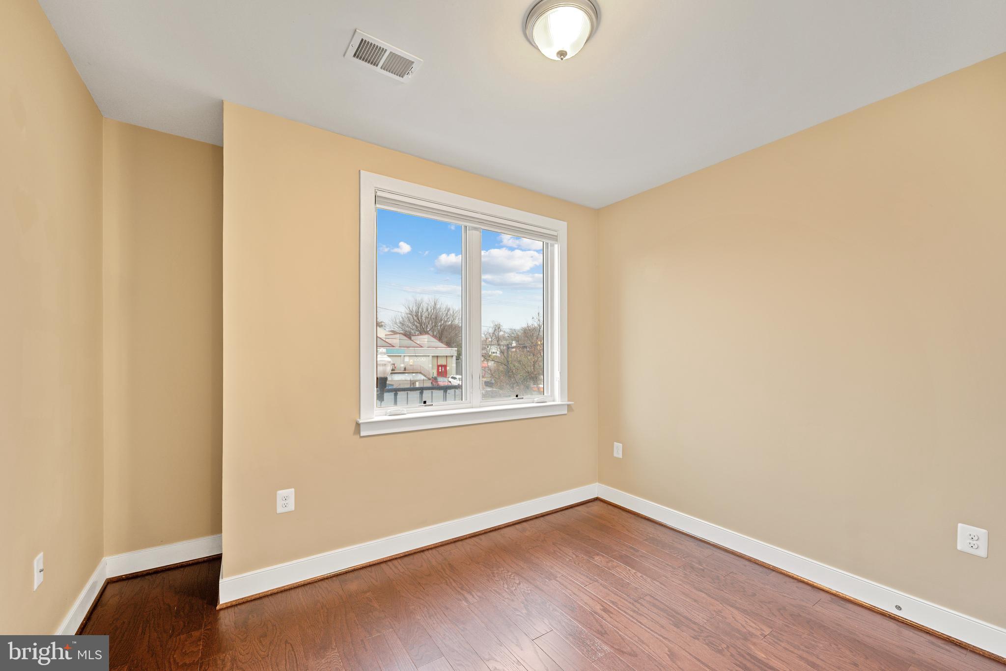 POTOMAC  YARDS - Residential Lease