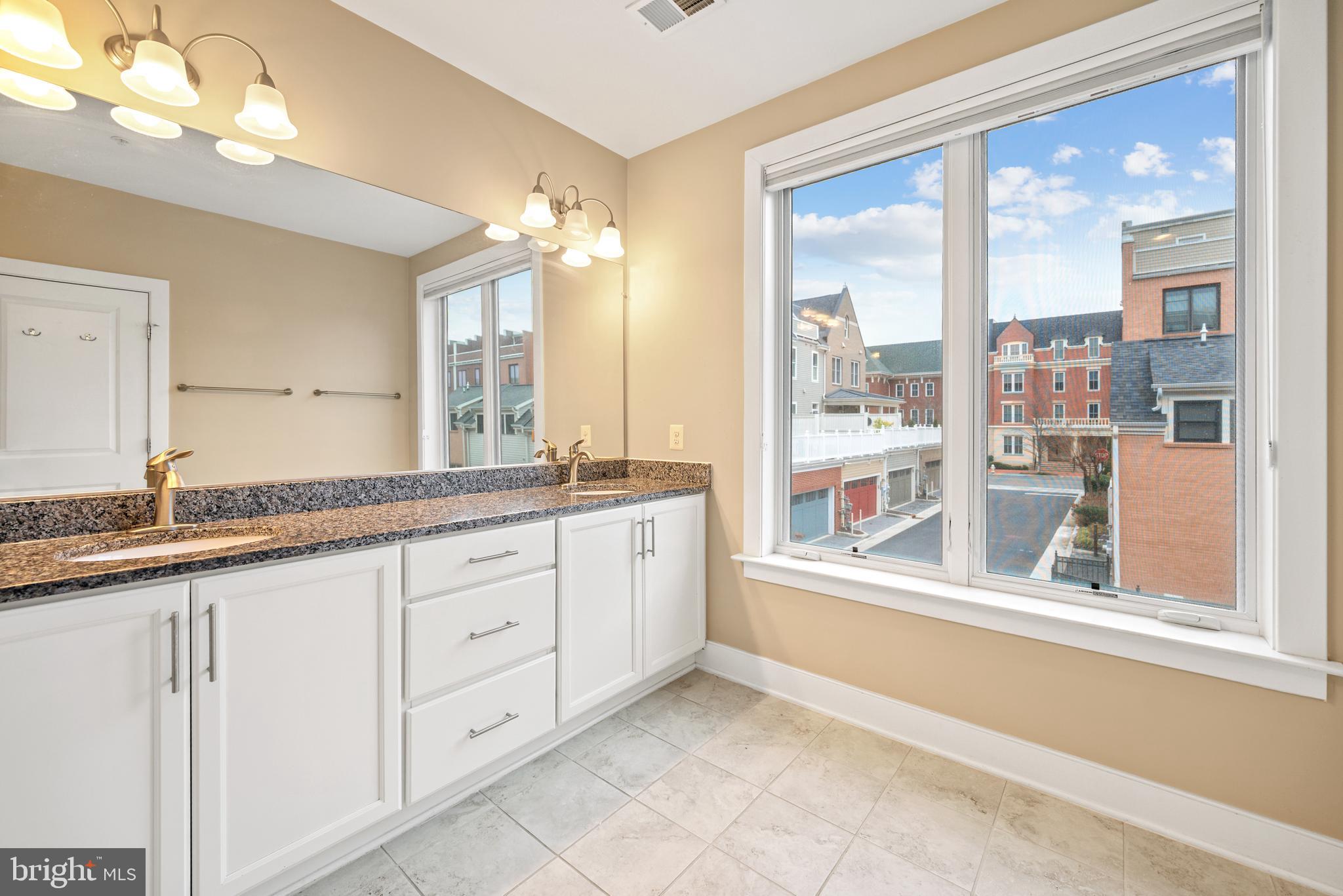 POTOMAC  YARDS - Residential Lease