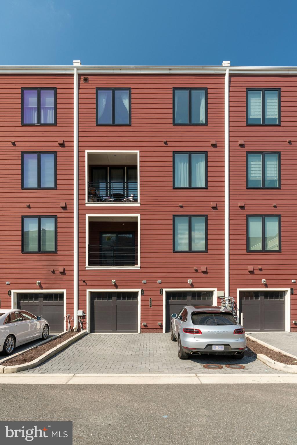 POTOMAC  YARDS - Residential Lease