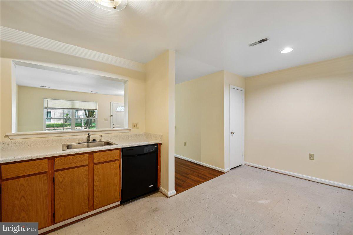 HOMELAND VILLAGE - Residential