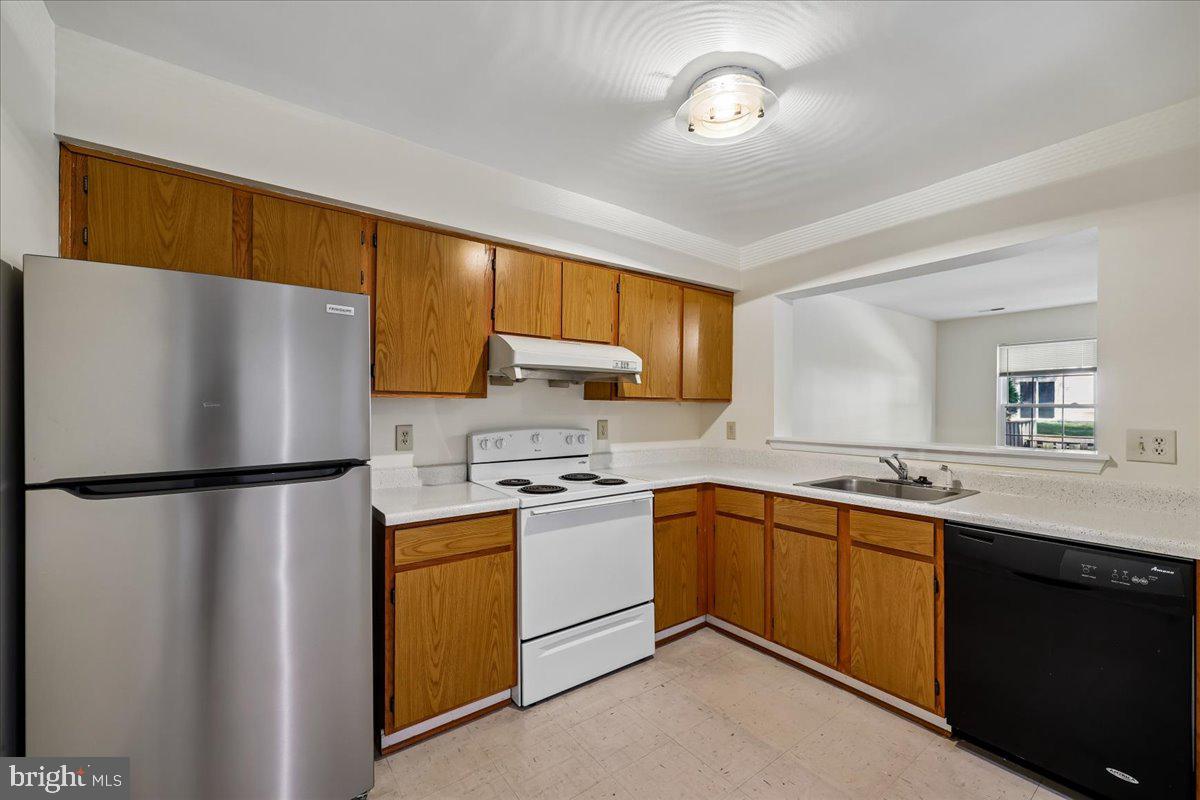 HOMELAND VILLAGE - Residential