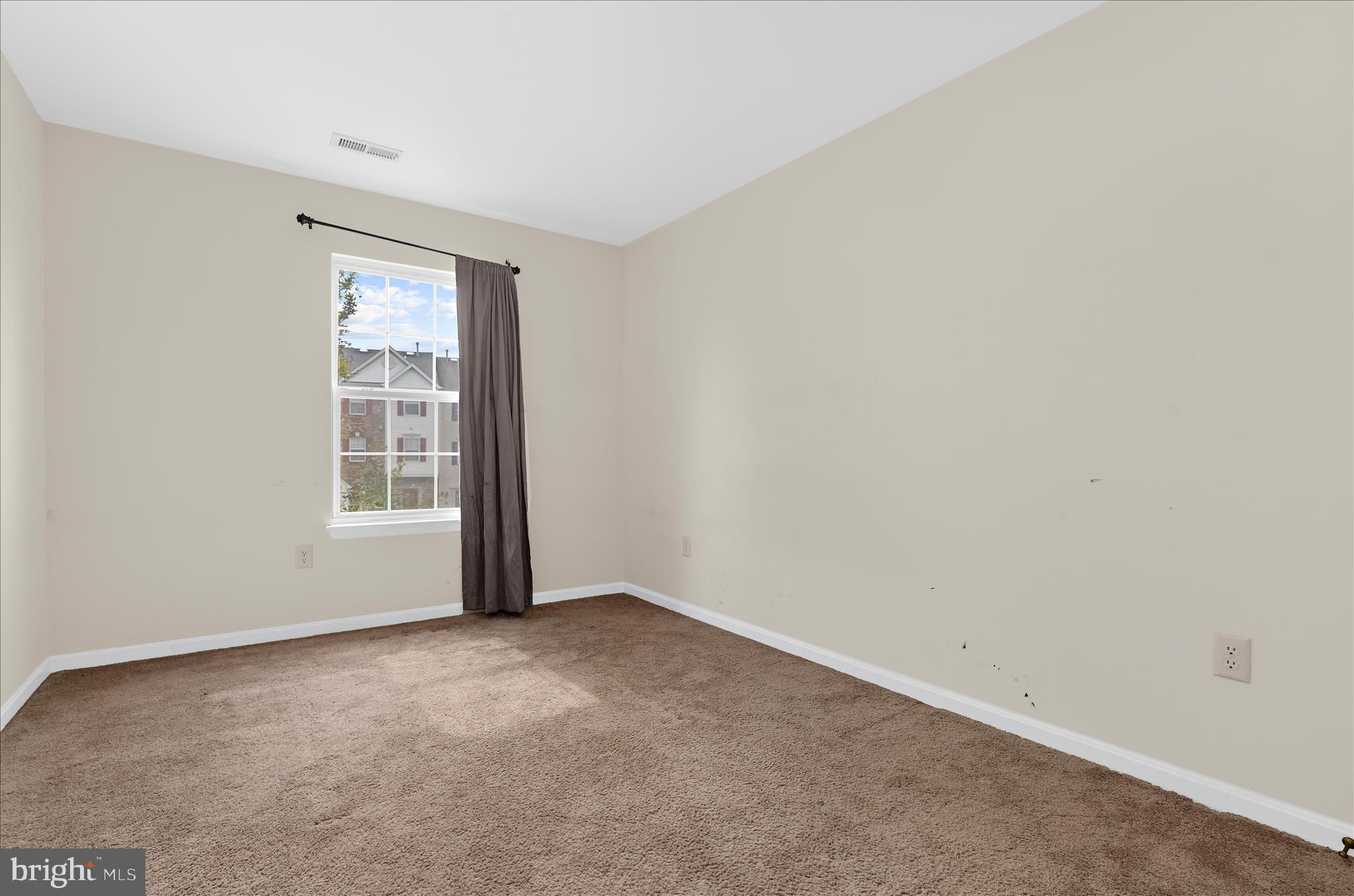 SEVEN OAKS - Residential