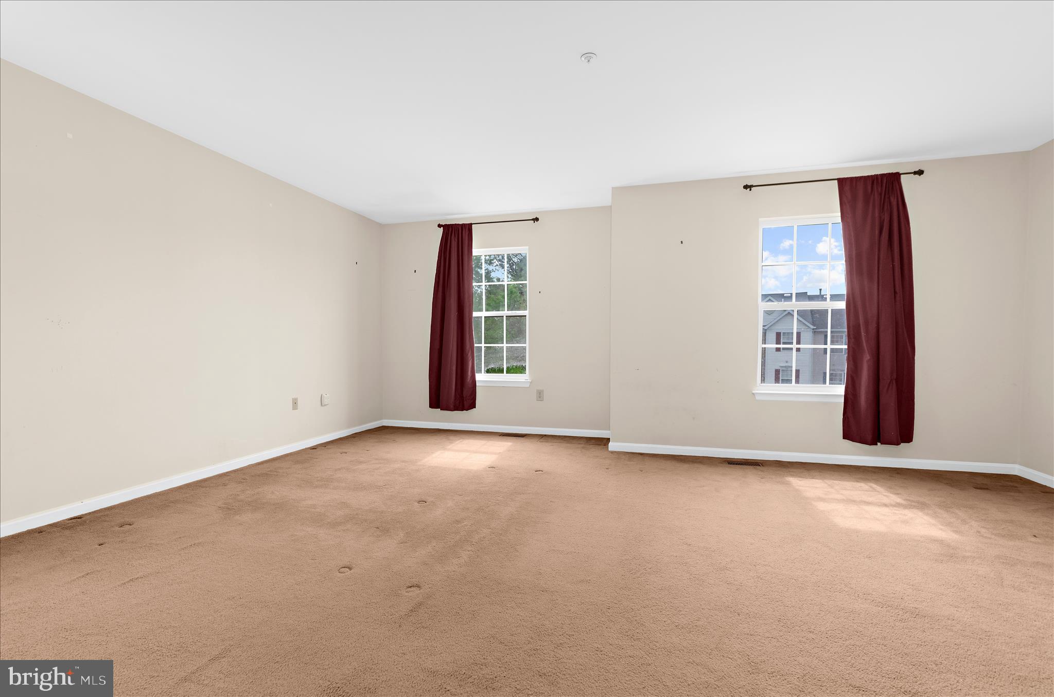 SEVEN OAKS - Residential